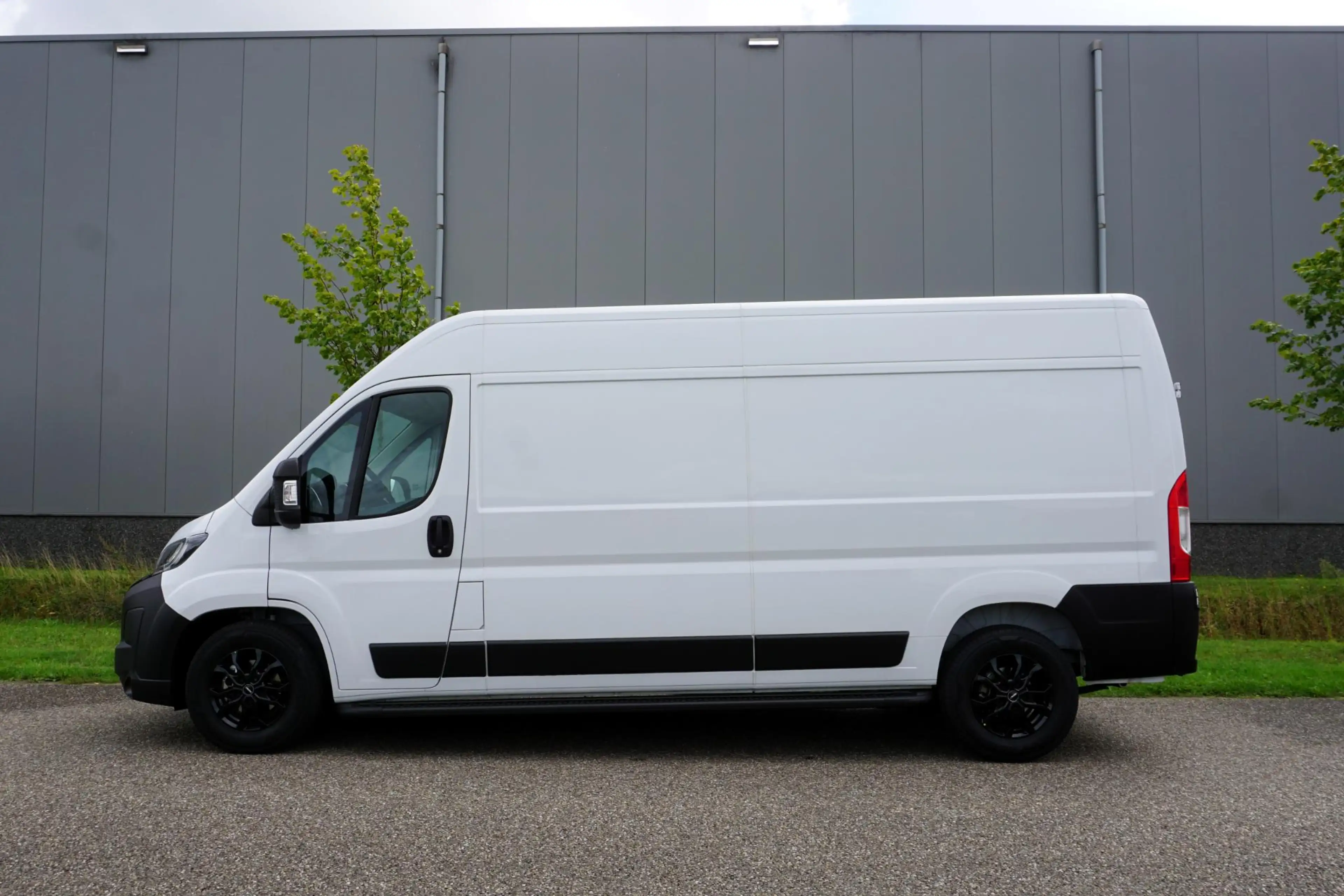 Peugeot Boxer 2.2 BlueHDi 140 L3H2 3.5t in Nieuwstaat |Mooie cam — photo 6