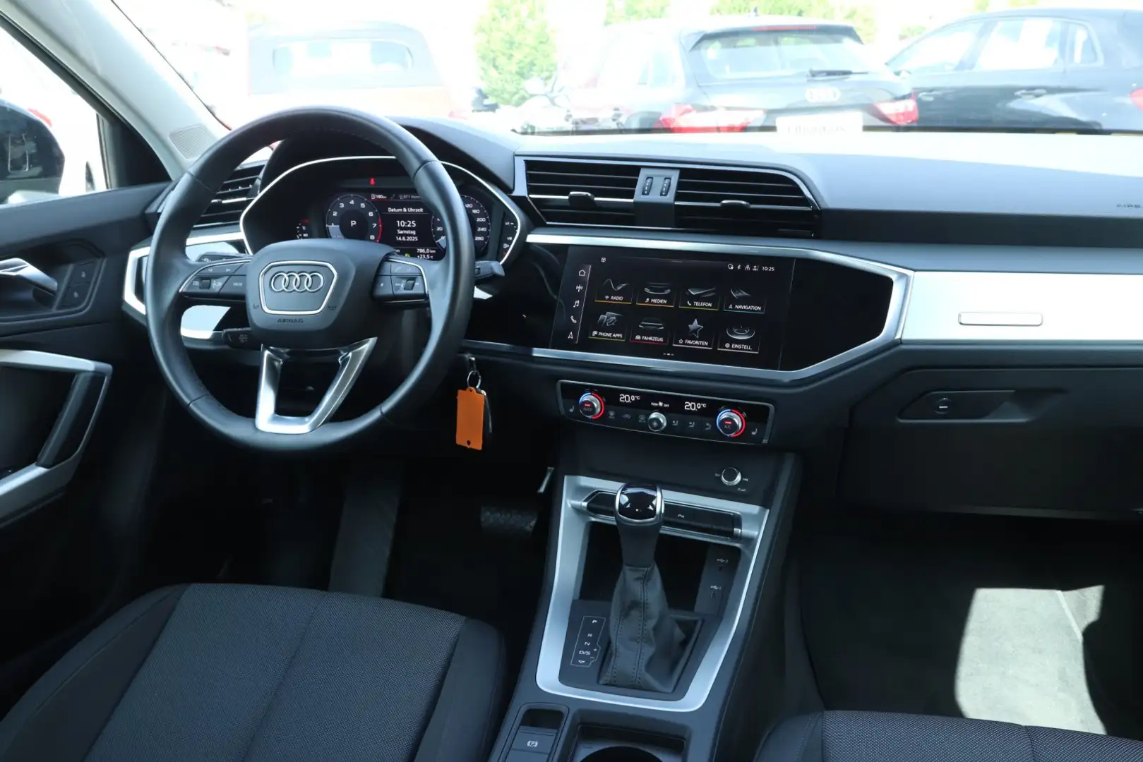 Audi Q3 35 TFSI S-Tronic*SHZ*ACC*ALUNAVI*PDC Schwarz - 2