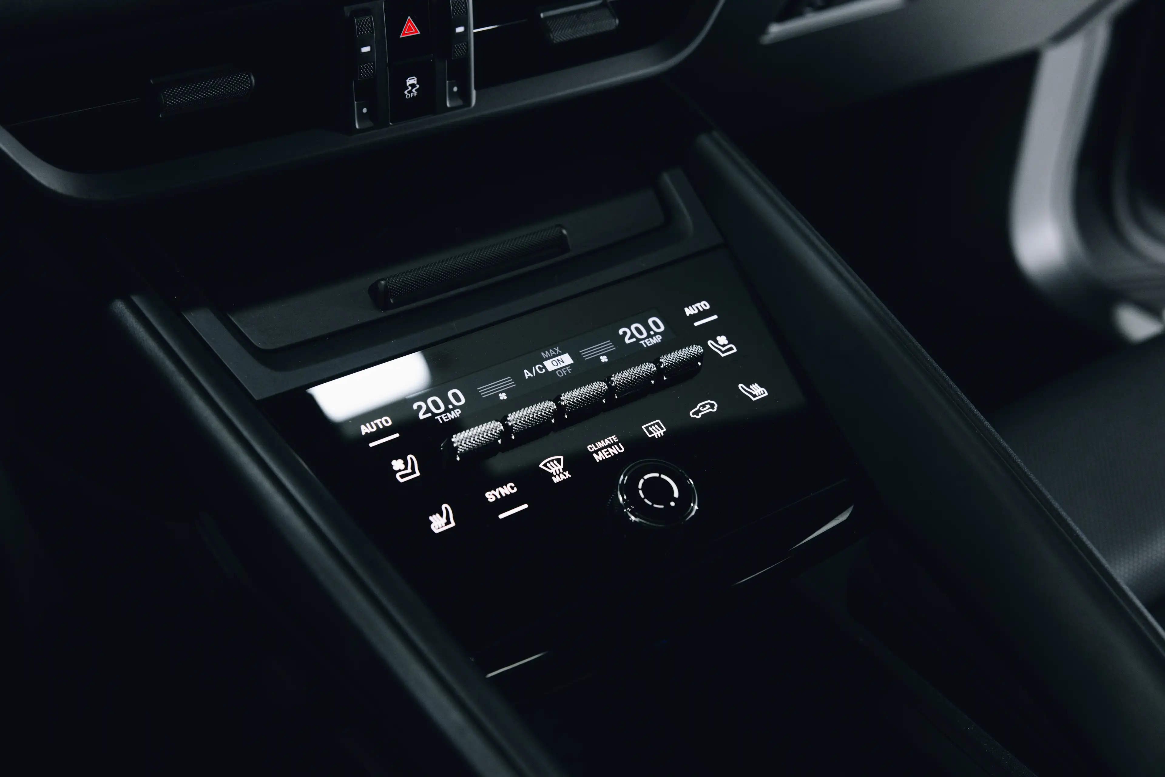 Porsche Macan 4 Electric Pano BOSE Sport Sound Zetelventilatie — photo 11