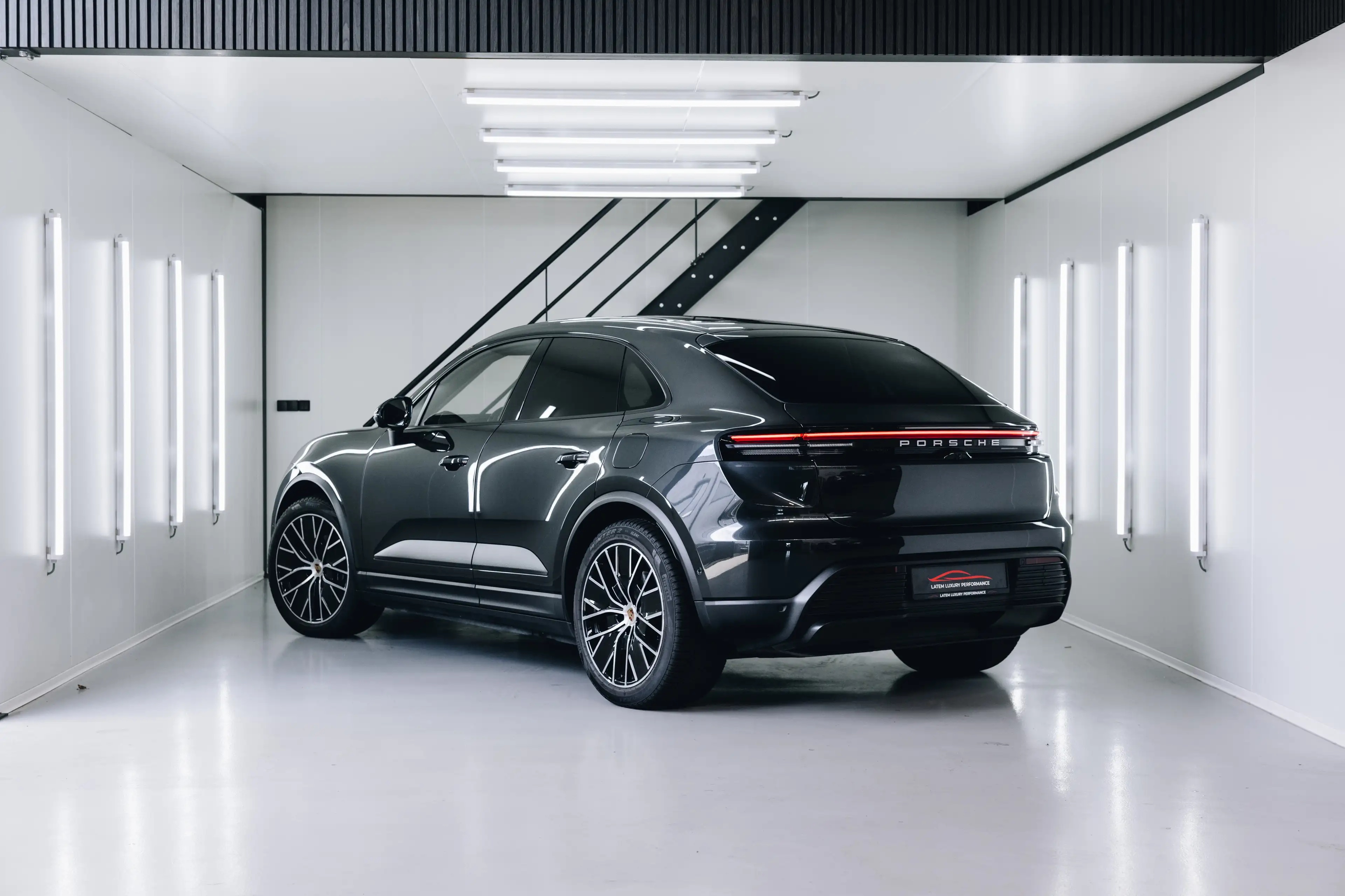 Porsche Macan 4 Electric Pano BOSE Sport Sound Zetelventilatie — photo 3