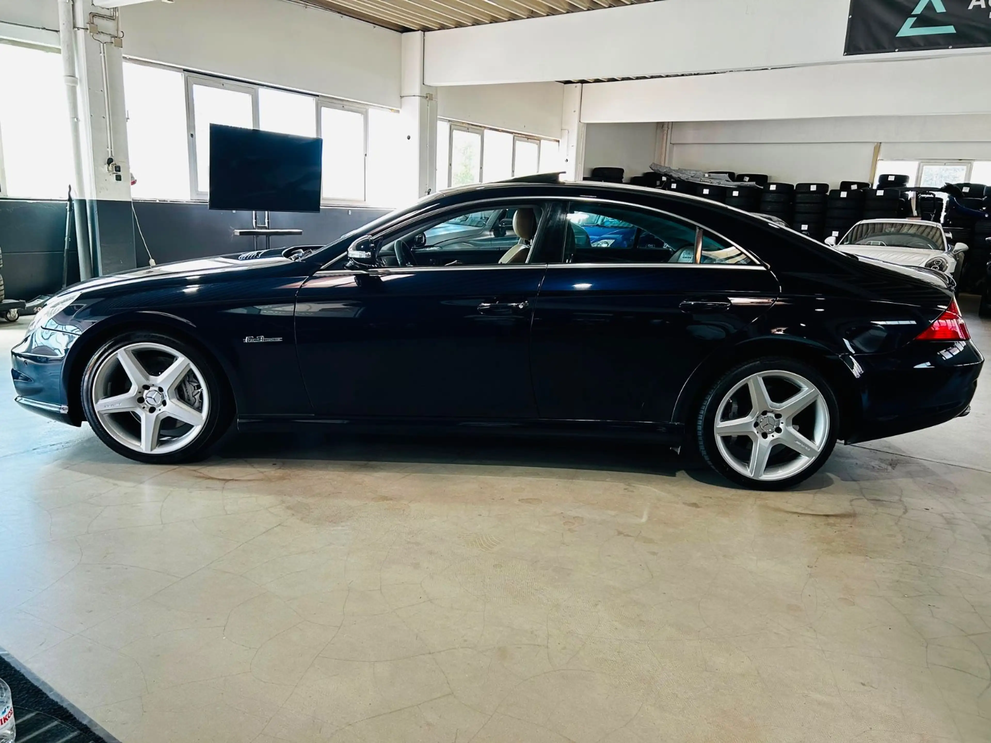Mercedes-Benz CLS 63 AMG *Harman-Kardon*Sitzbelüftung*Schiebe. — photo 3