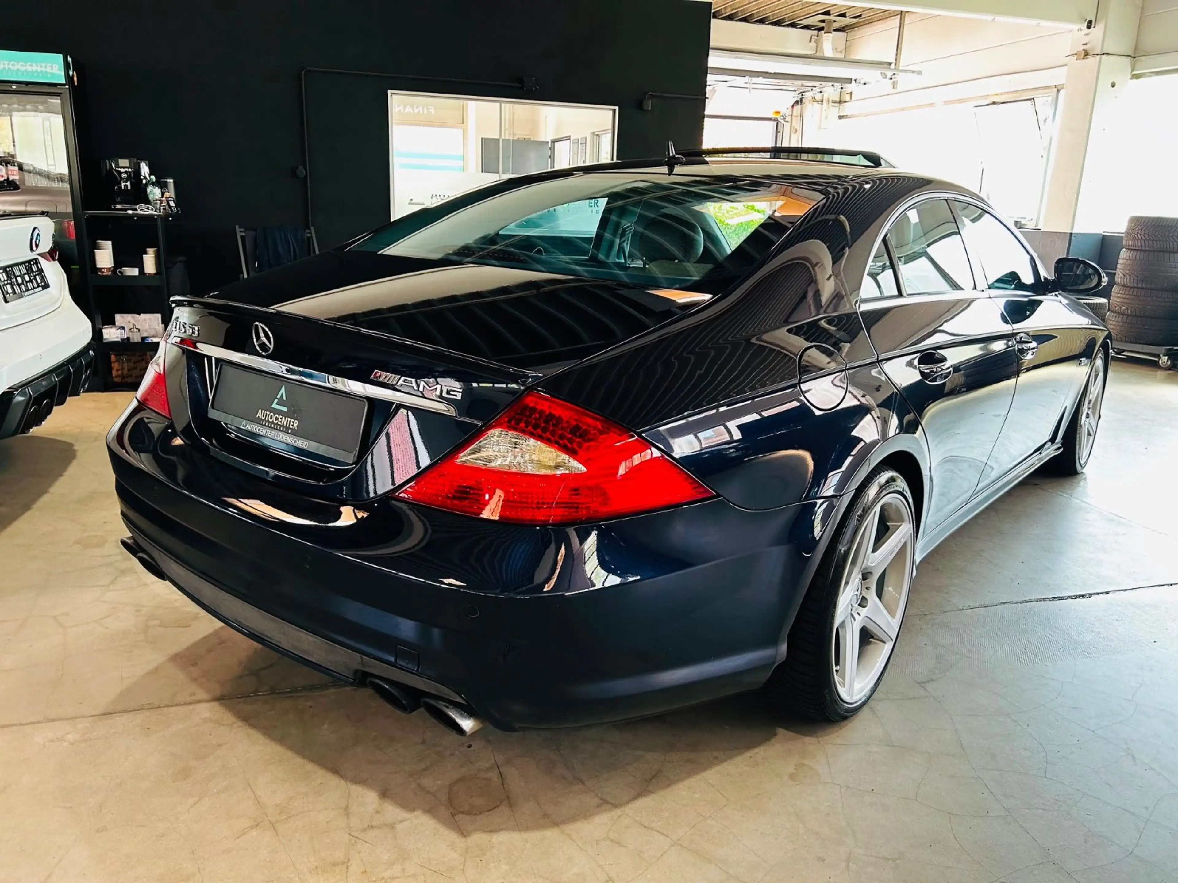Mercedes-Benz CLS 63 AMG *Harman-Kardon*Sitzbelüftung*Schiebe. — photo 6