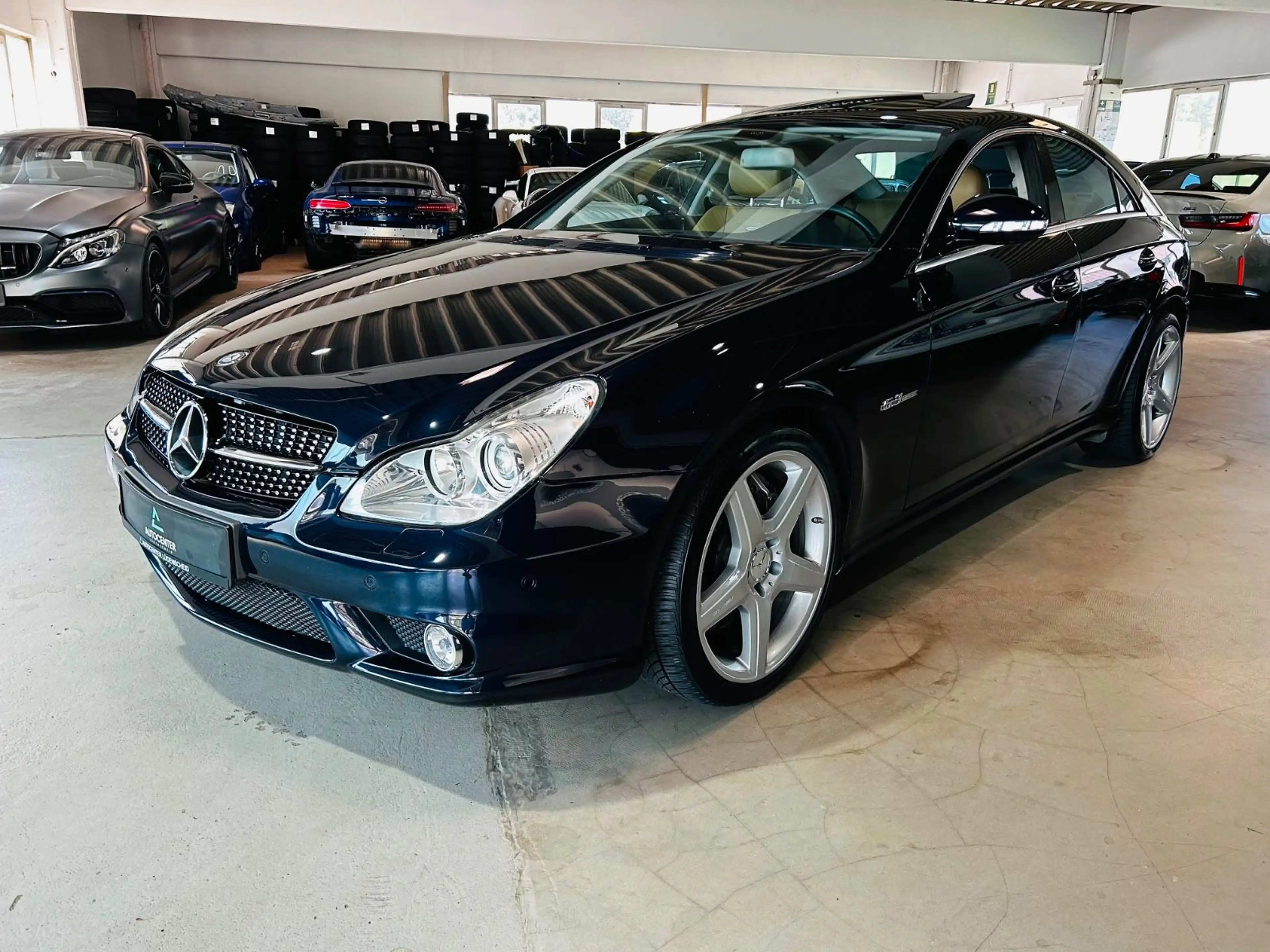 Mercedes-Benz CLS 63 AMG *Harman-Kardon*Sitzbelüftung*Schiebe. — photo 2