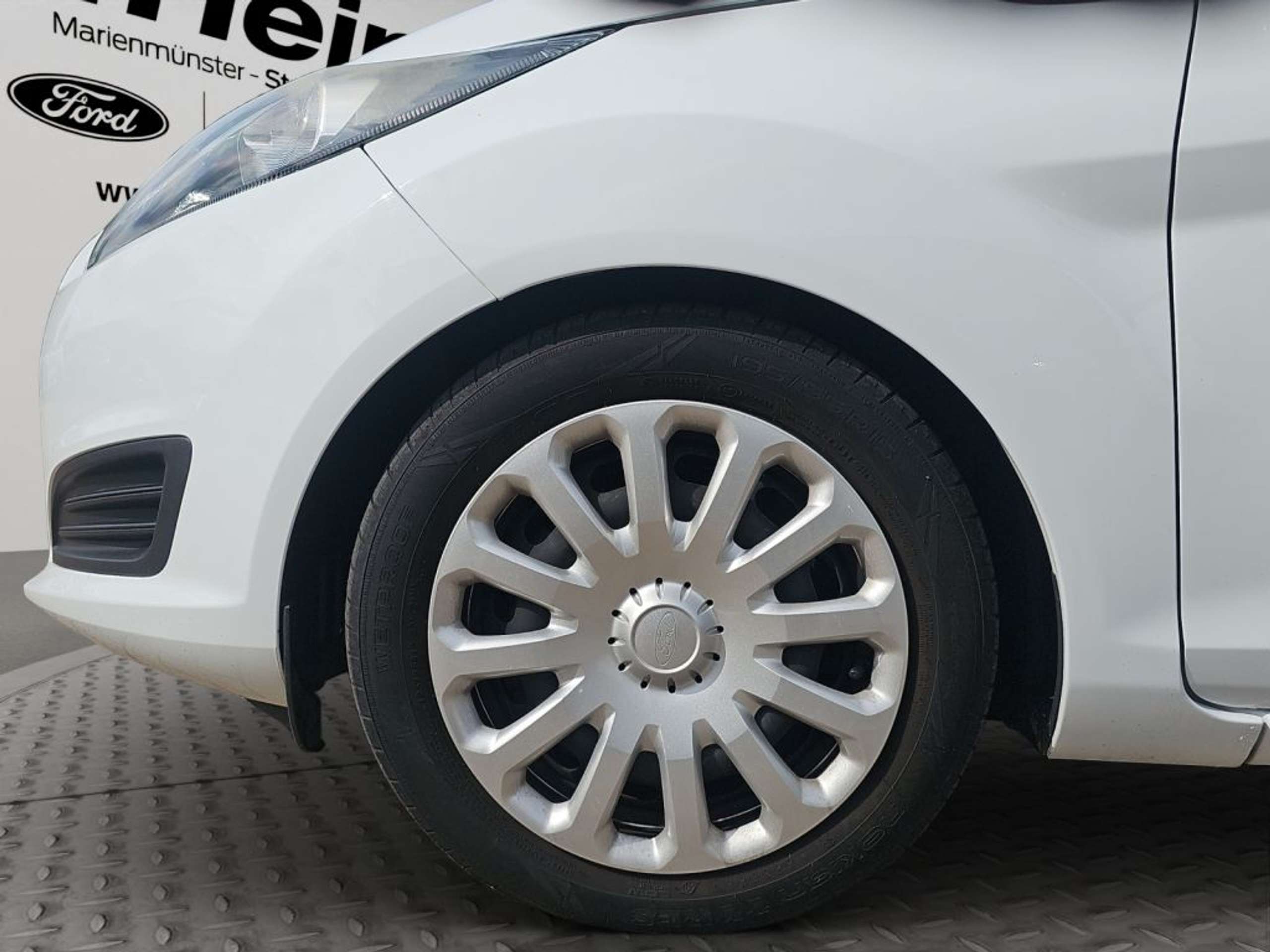 Fahrzeugabbildung Ford Fiesta Trend 1.25 Ltr. 60 PS *KLIMA* - mit KI generiert/bearbeitet