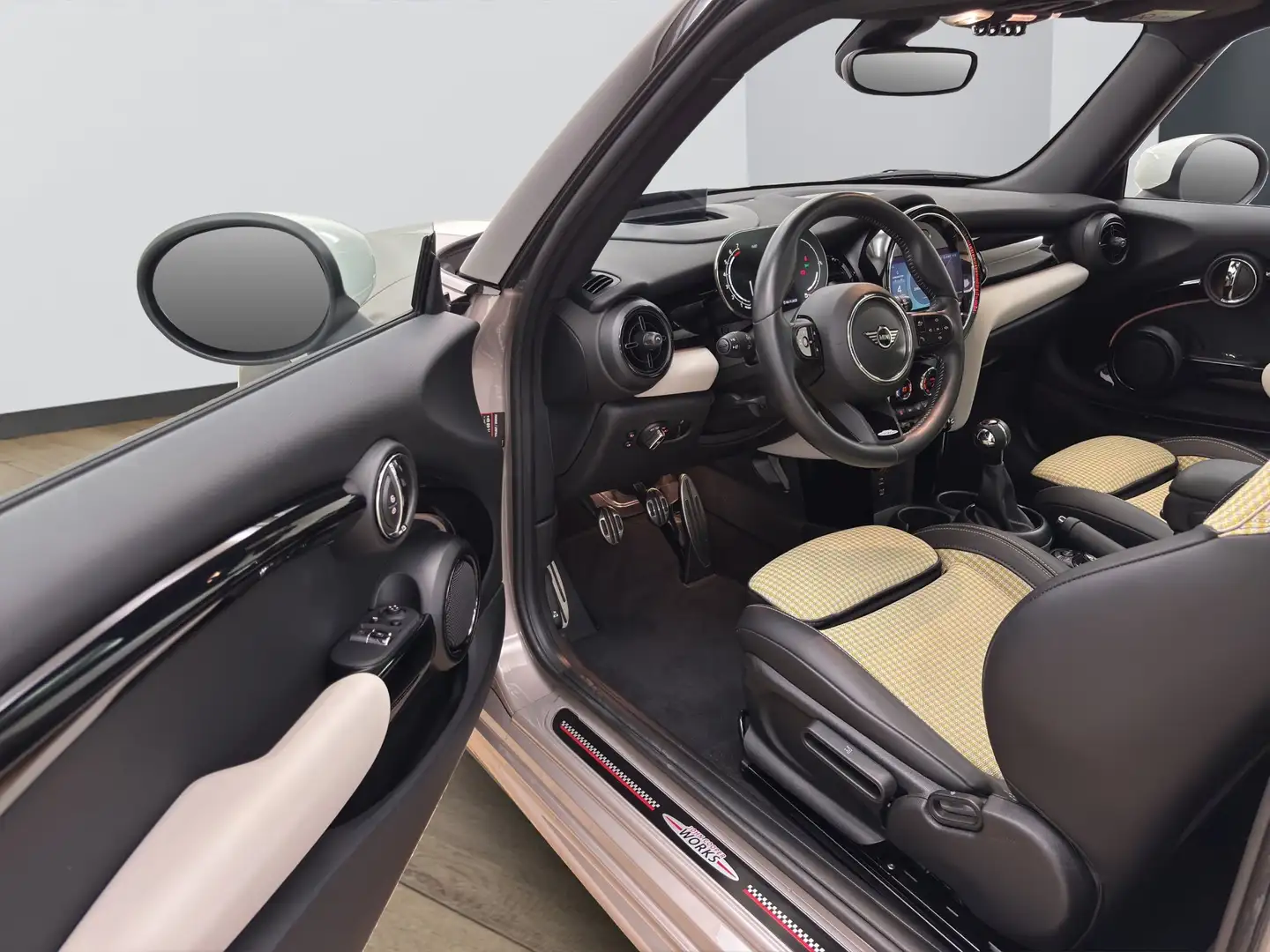 MINI Cooper 3-Türer [JCW Trim, Navi, ACC, RFK, Pano] Grau - 2