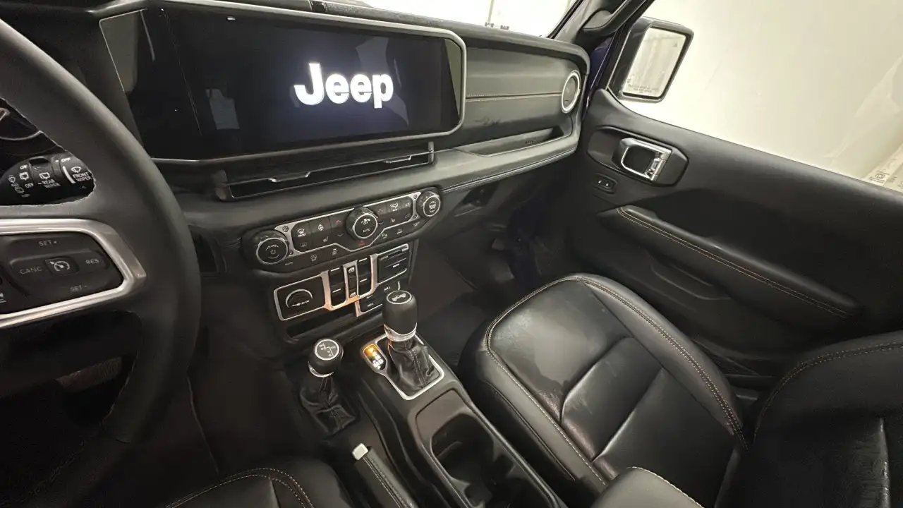 Jeep Wrangler снимка Jeep Wrangler