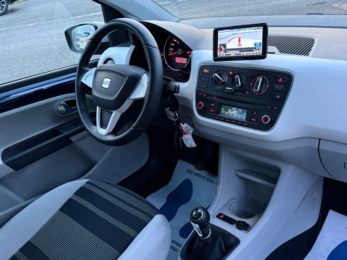 SEAT Mii 1.0 +Mii - DEALER ONDERHOUDEN - NAVIGATIE - 5 DERU Bleu - 2