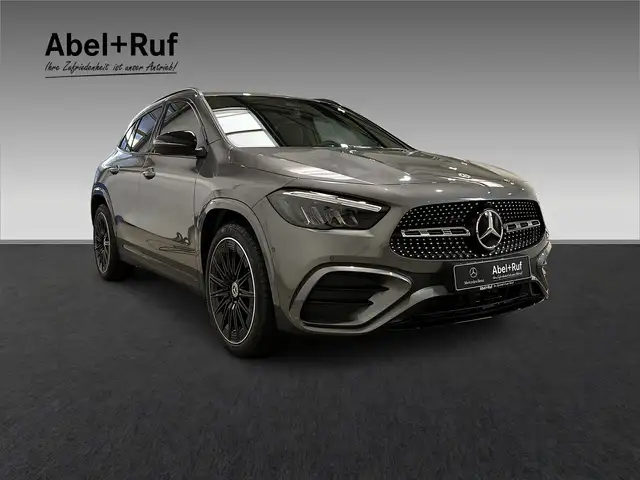 Mercedes-Benz Gla Class view 3