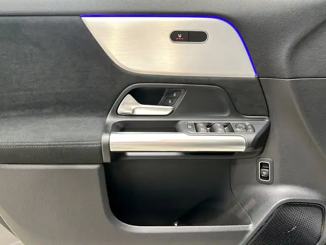 Mercedes-Benz Gla Class view 13