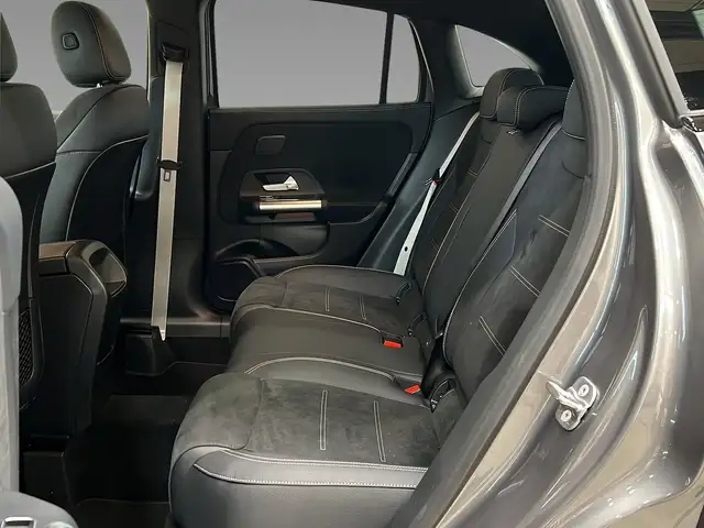 Mercedes-Benz Gla Class view 9