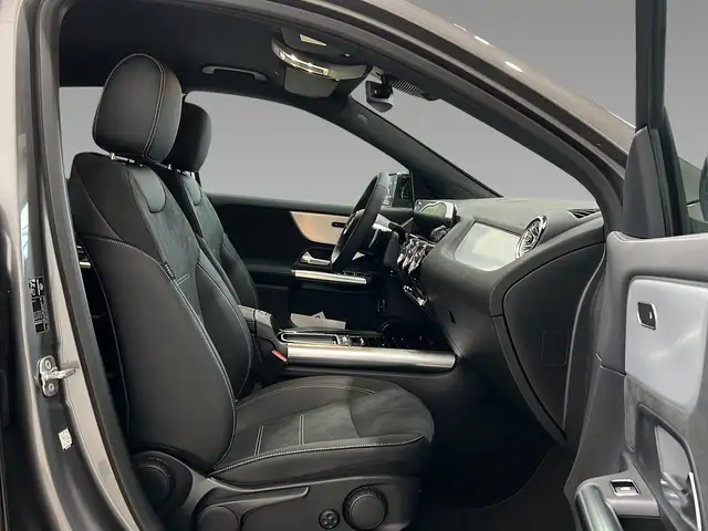 Mercedes-Benz Gla Class view 14
