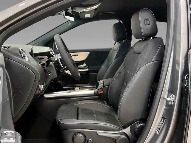 Mercedes-Benz Gla Class view 8