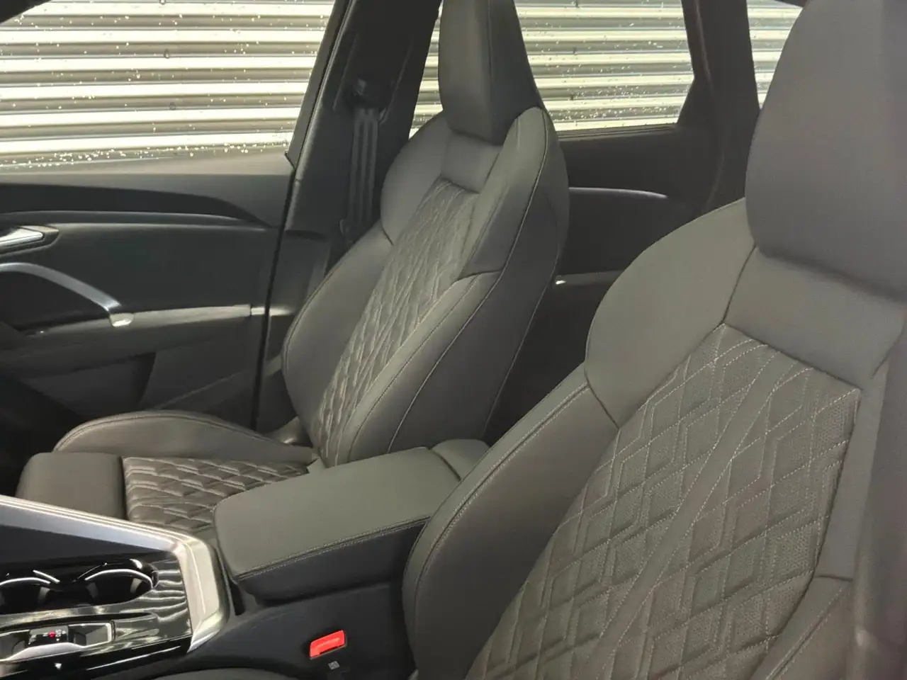 Audi SQ5 снимка Audi SQ5