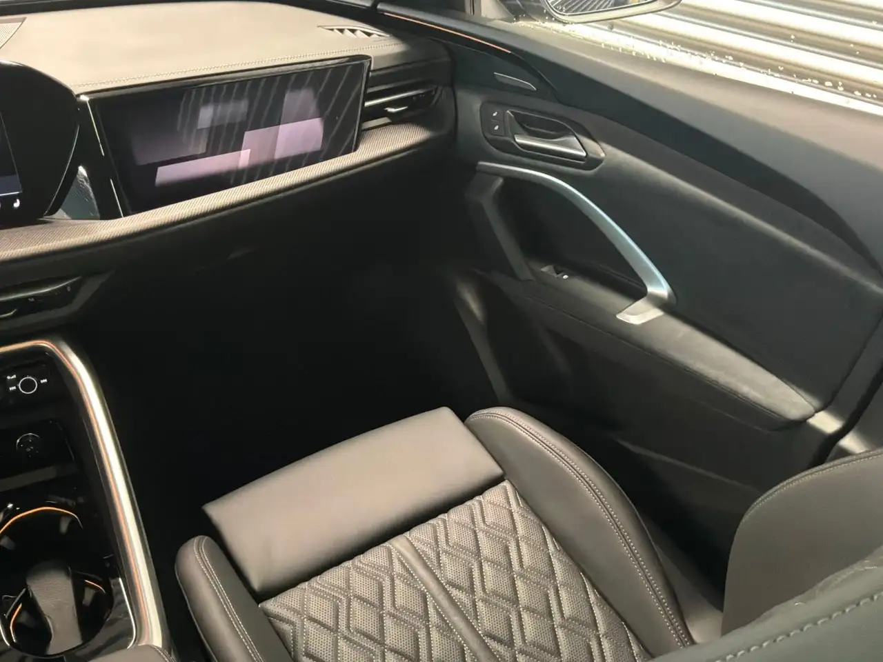 Audi SQ5 снимка Audi SQ5