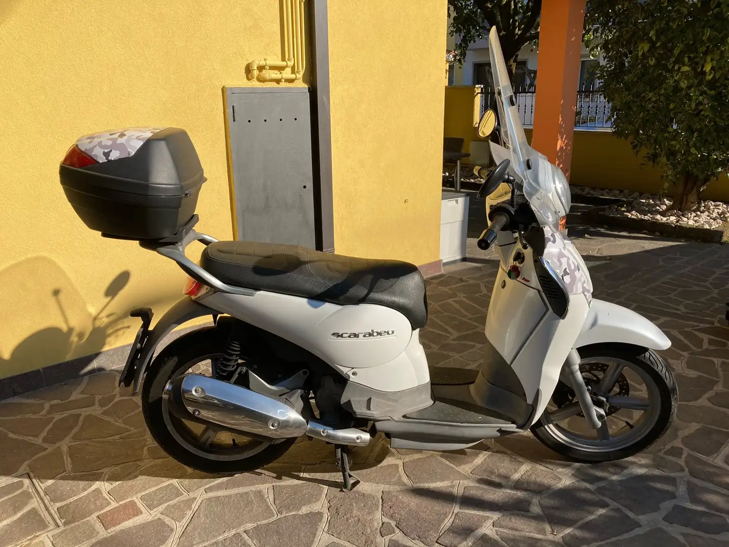 Aprilia Scarabeo 200 IE - 2