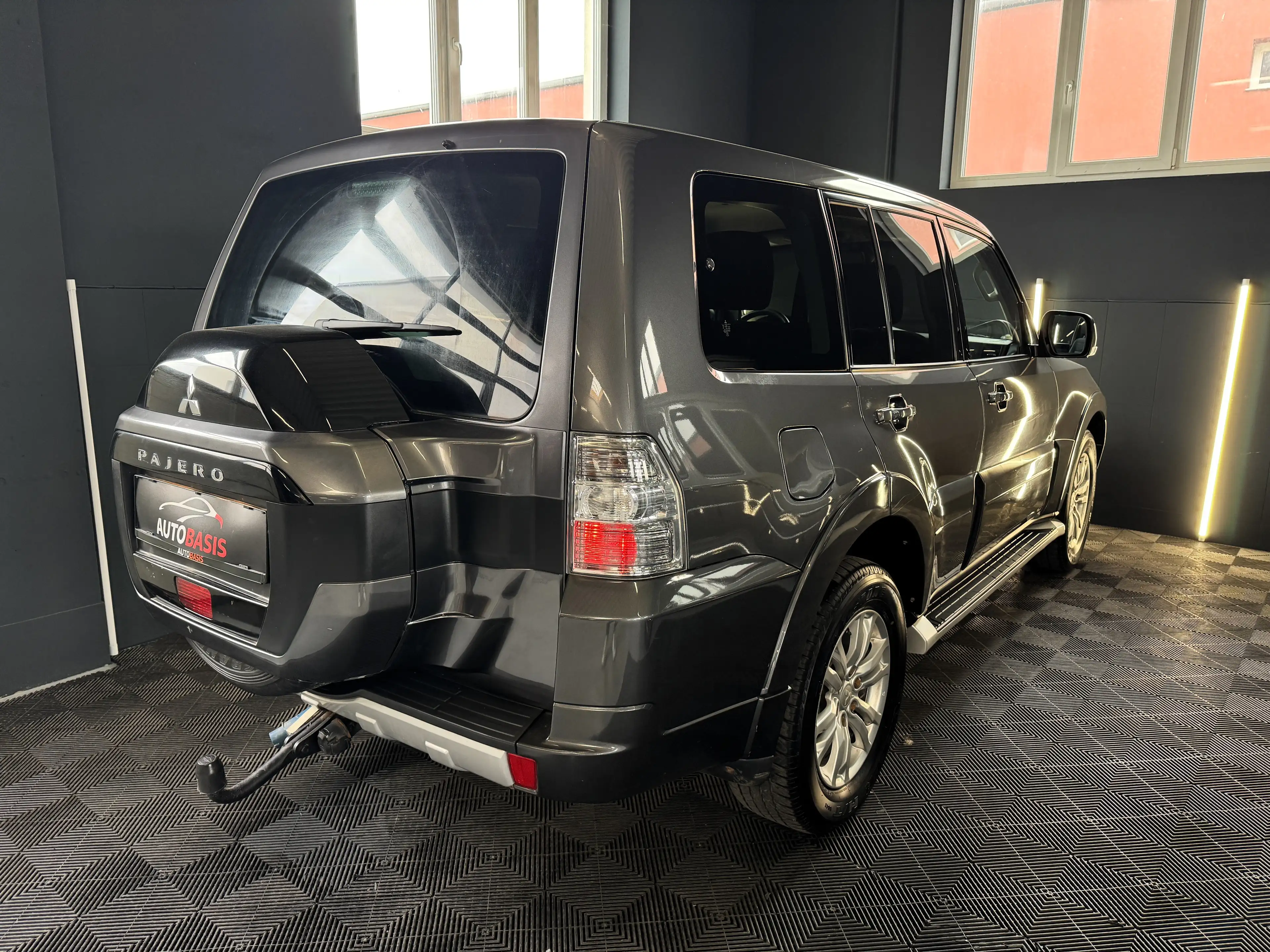 Mitsubishi Pajero 3.2 DI-D Edition 100 Aut. 1.Besitz/Kamera/7-Sitzer — photo 7