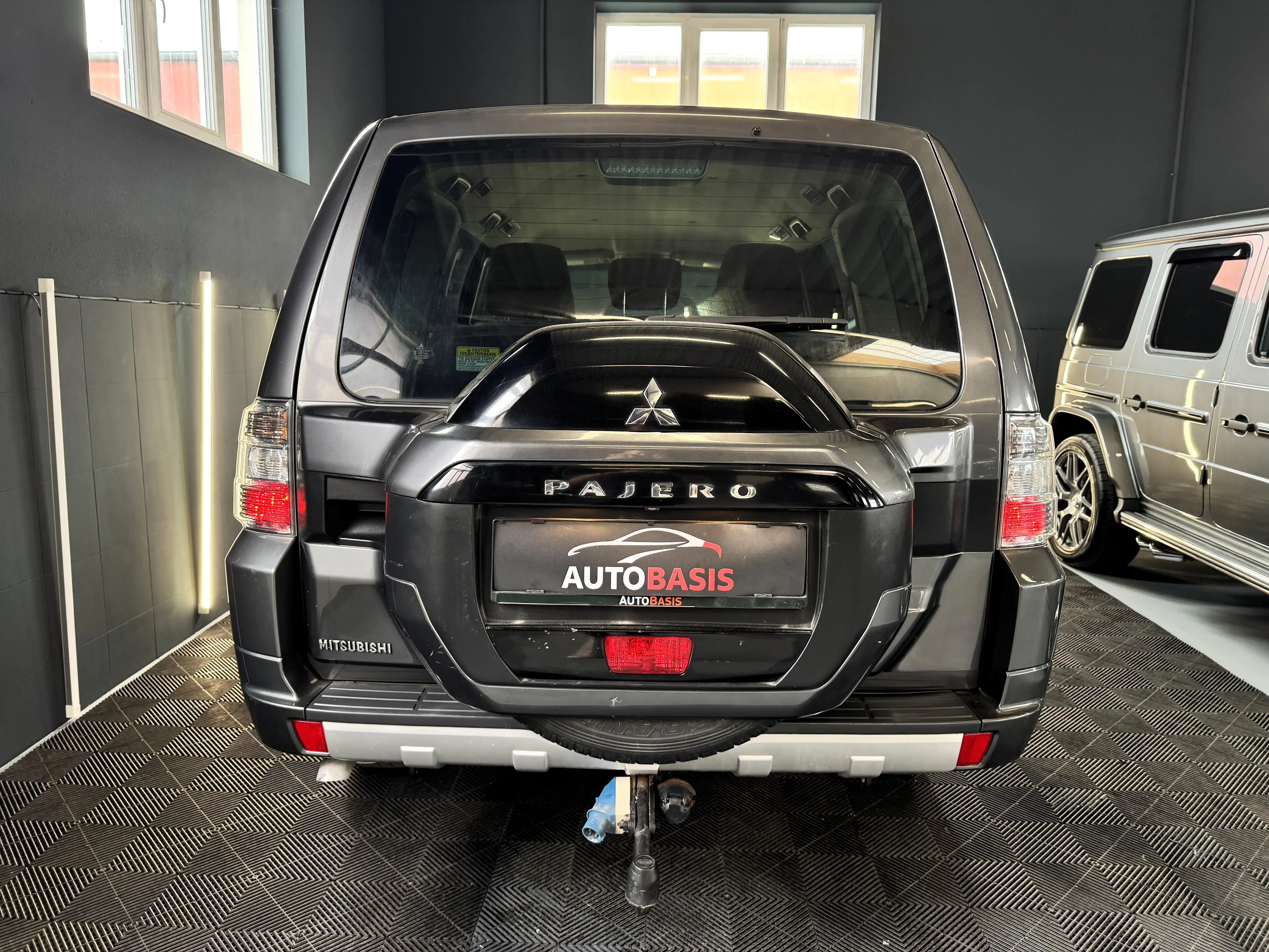 Mitsubishi Pajero 3.2 DI-D Edition 100 Aut. 1.Besitz/Kamera/7-Sitzer — photo 9