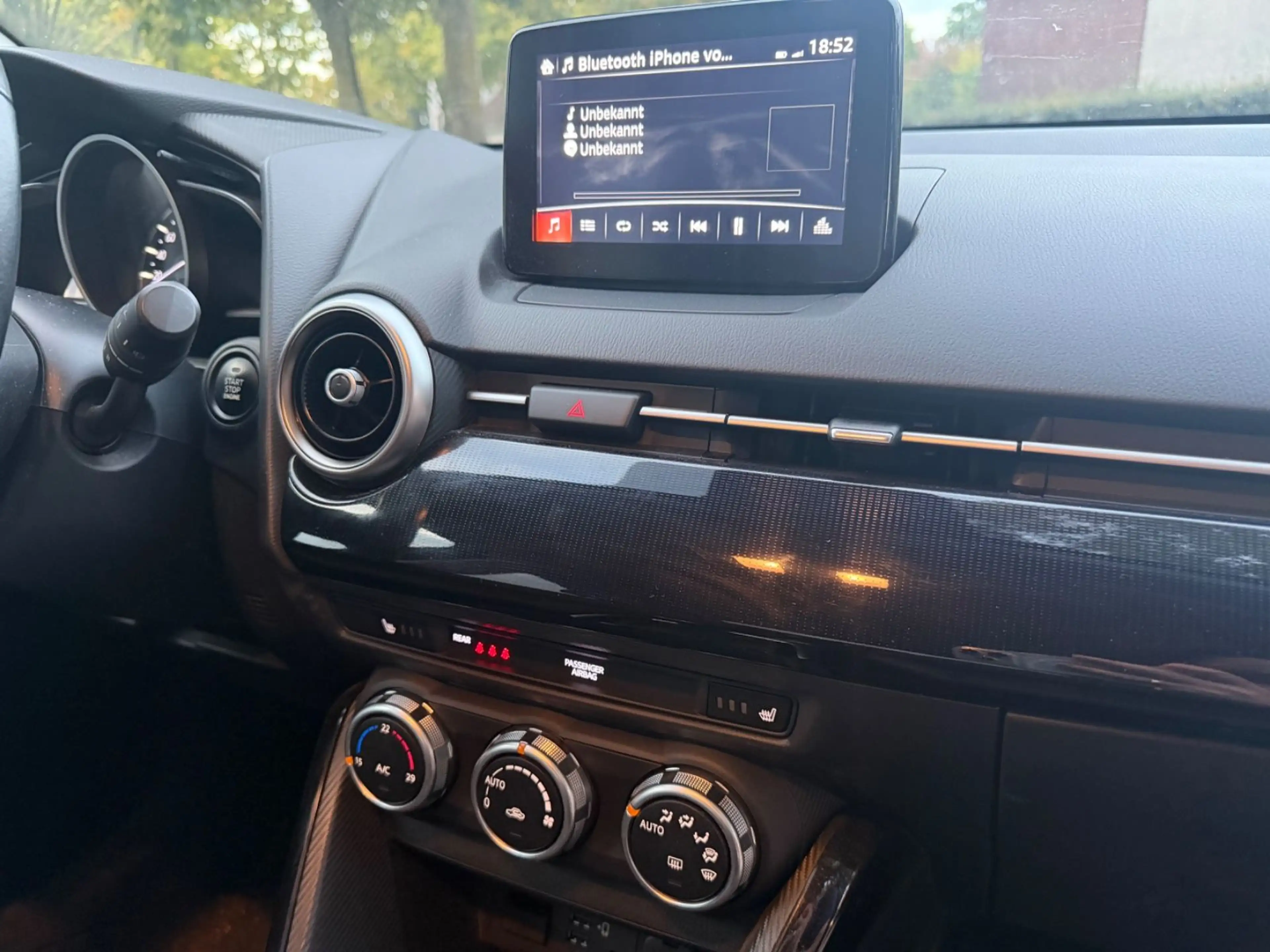 Mazda 2 Lim. Kizoku*XENON*KAMERA*SHZ*ALU*MULTIFUN* — photo 13