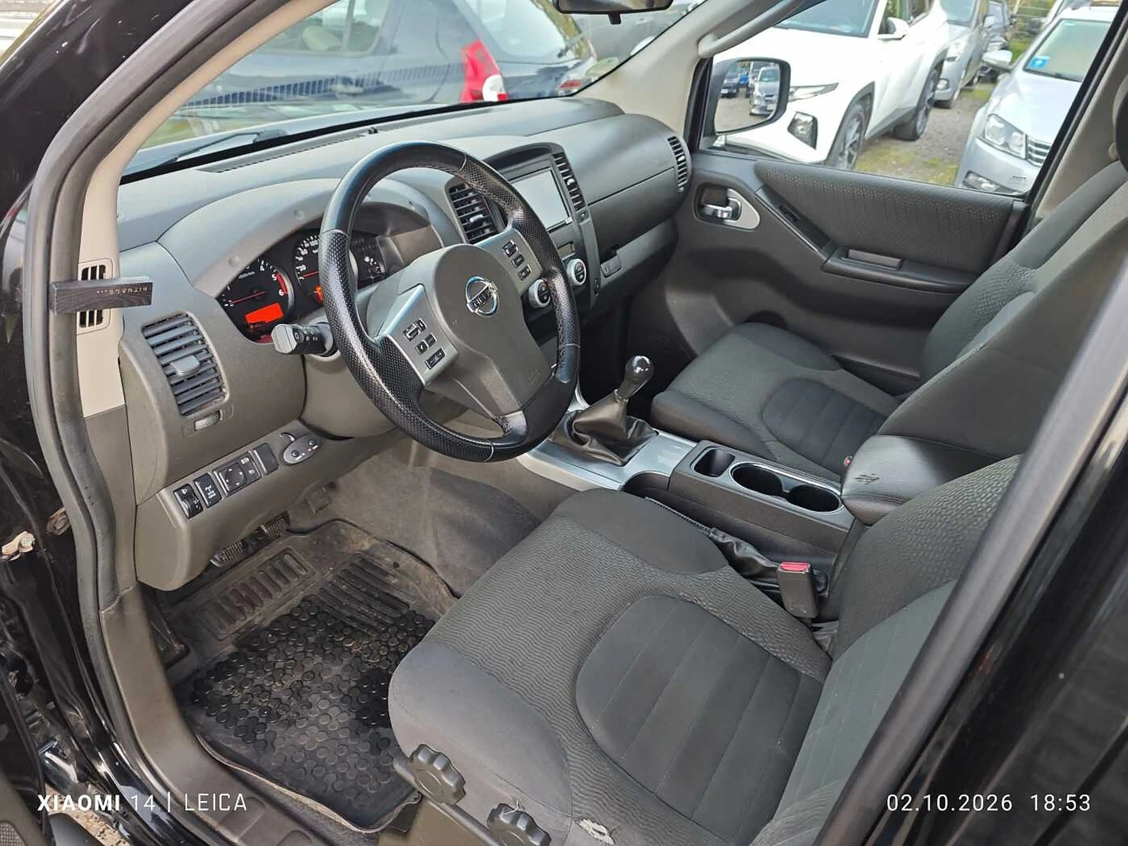 Nissan Navara pick-up 4x4 — photo 9