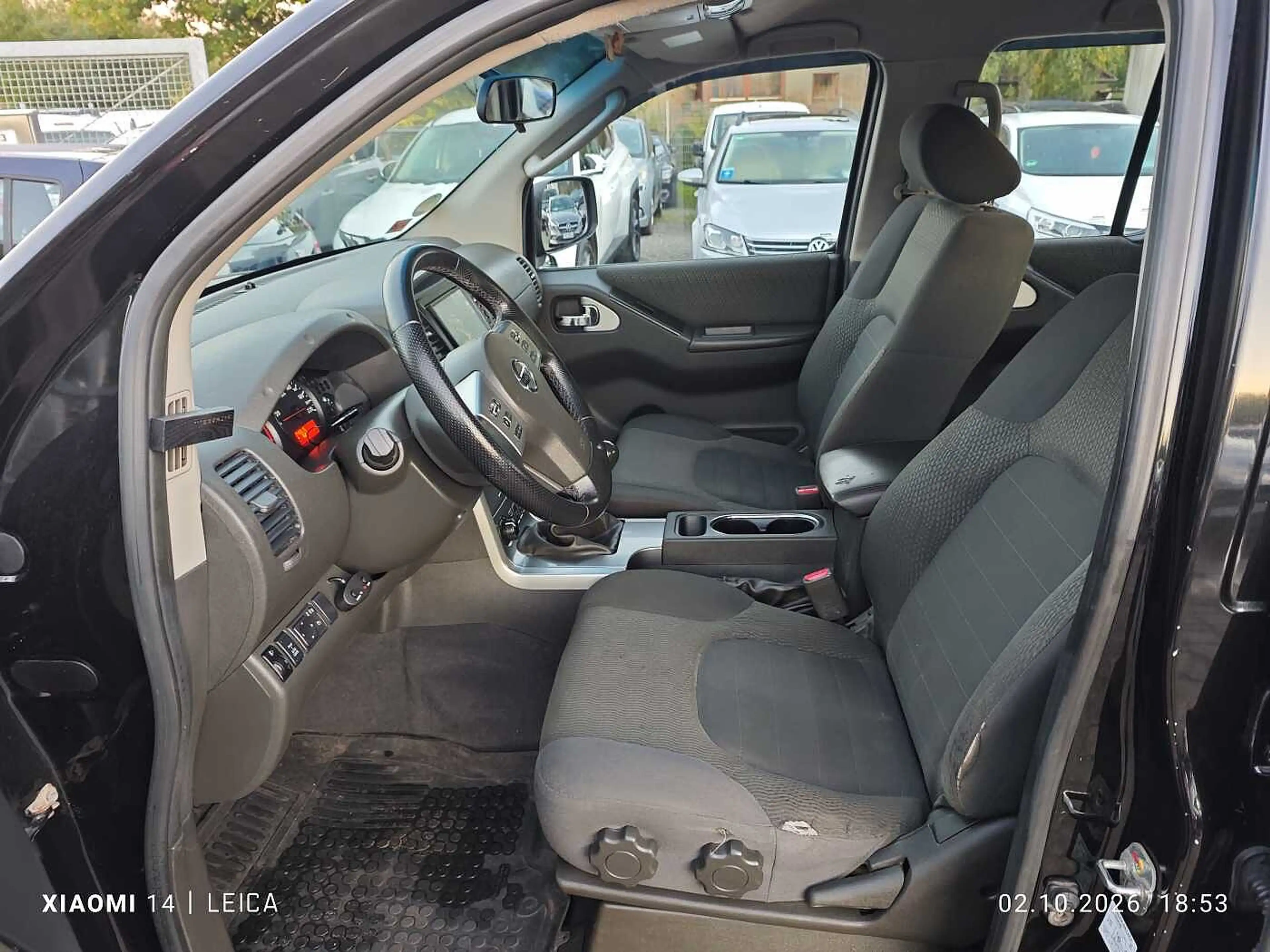 Nissan Navara pick-up 4x4 — photo 8