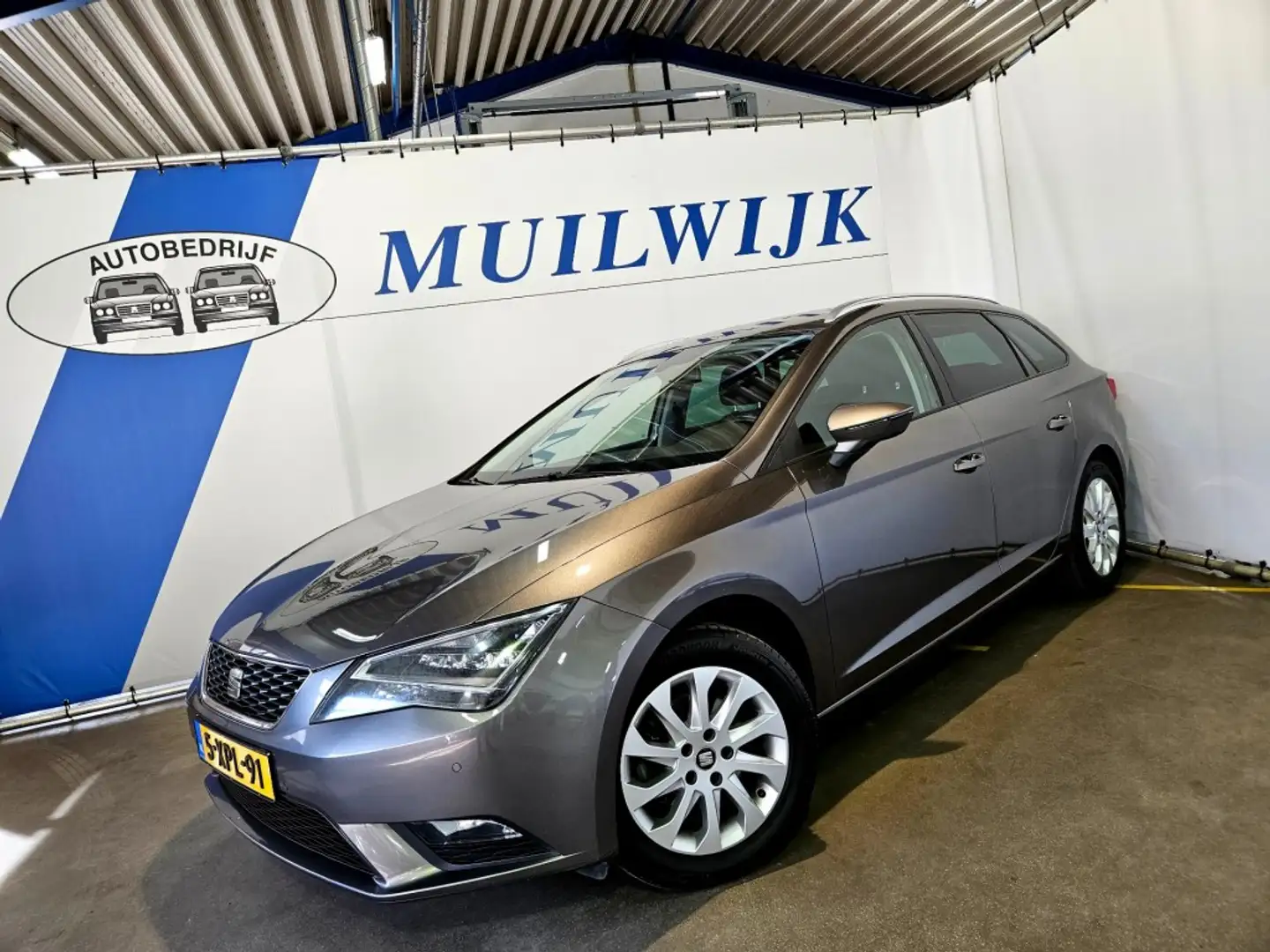 SEAT Leon ST 1.2 TSI Style Business / LED / Trekhaak / NL Au Gris - 1