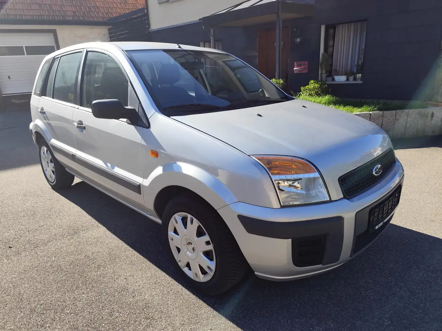 Ford Fusion Fun TüV Neu Silber - 1