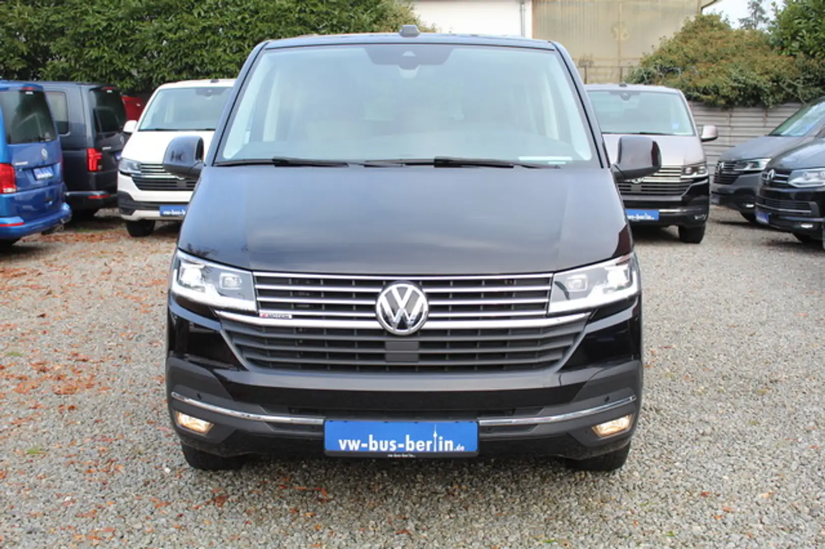 Volkswagen T6.1 Caravelle Highline LR Lang DSG 4Motion AHK Schwarz - 2