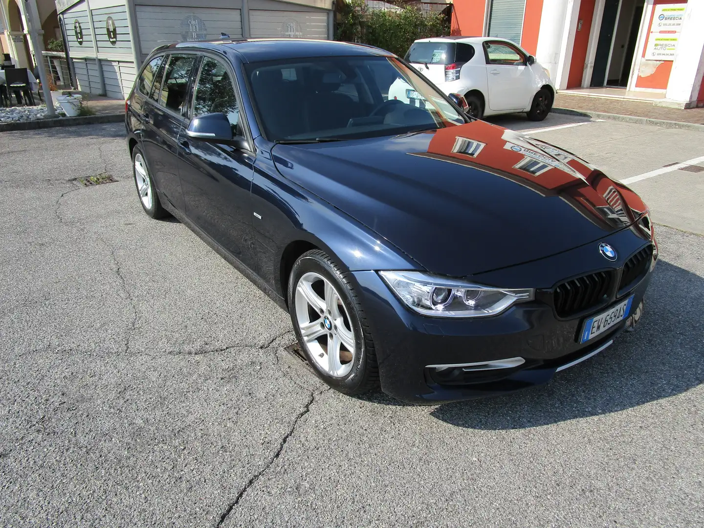 BMW 316 F31 Touring 316d Modern Aut. Neop. Bleu - 2