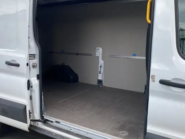 Ford Transit view 5