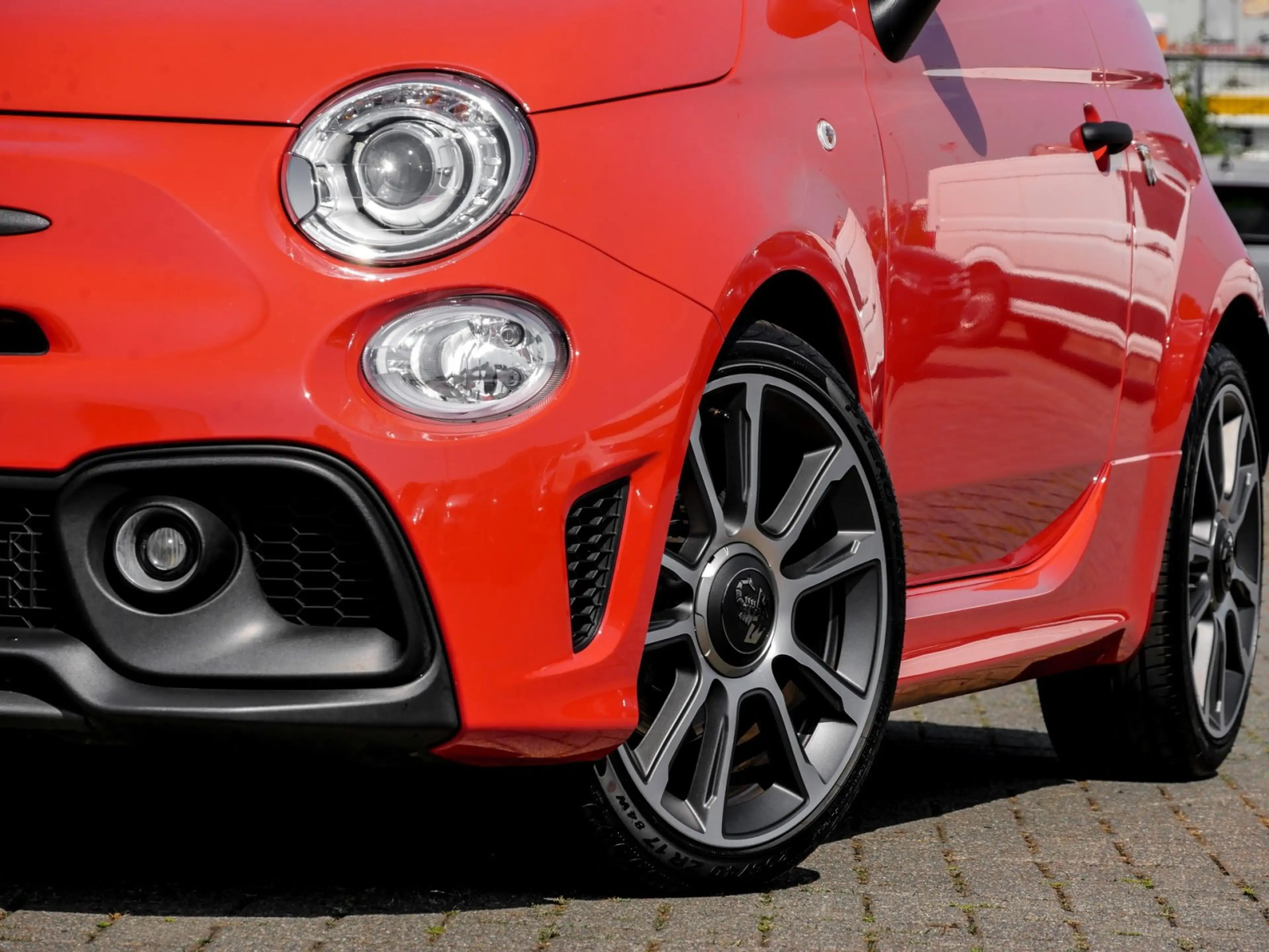 Abarth 595 Linea Turismo Navi beats Sportabgasanlage 18" — photo 5