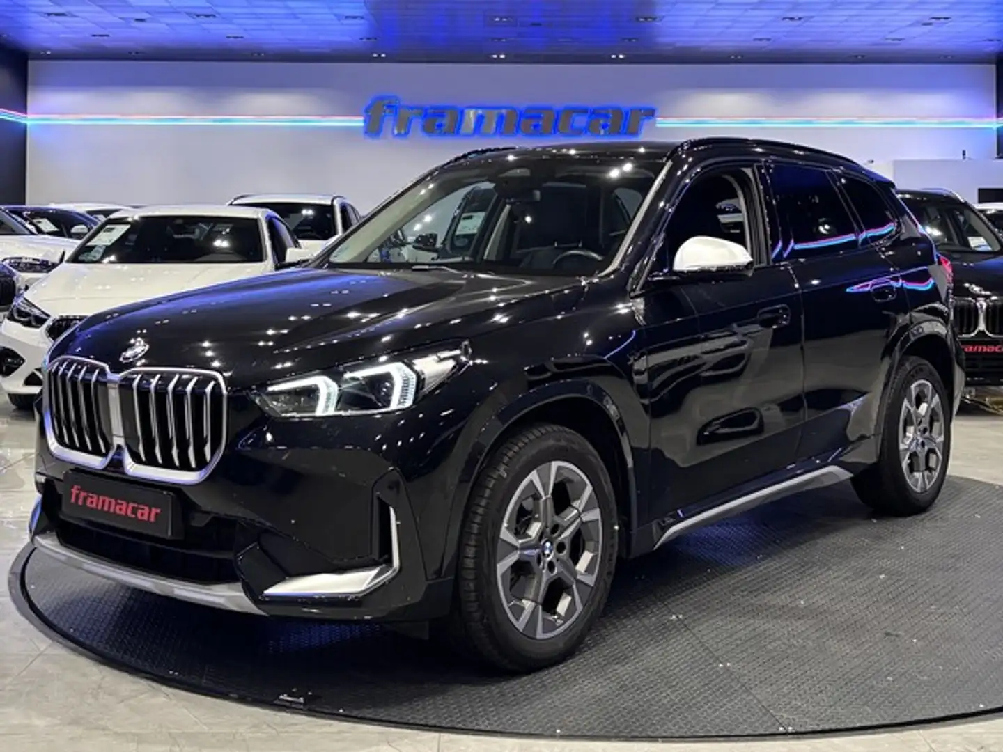 BMW X1 sDrive 18dA Noir - 1