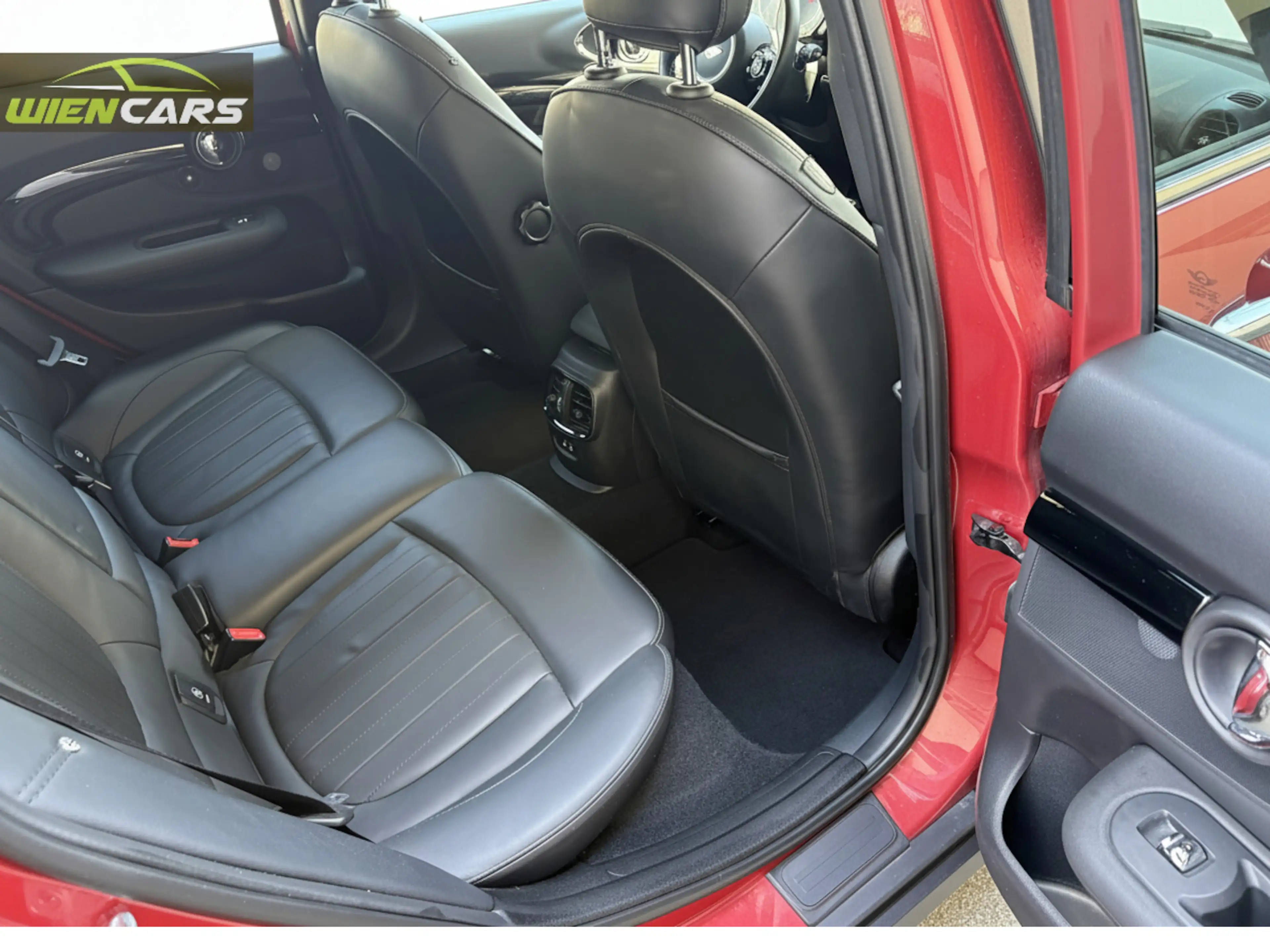 MINI Cooper S Clubman 2.0 ALL4 Aut.*LEDER*NAVI*LED*H&K* — photo 11