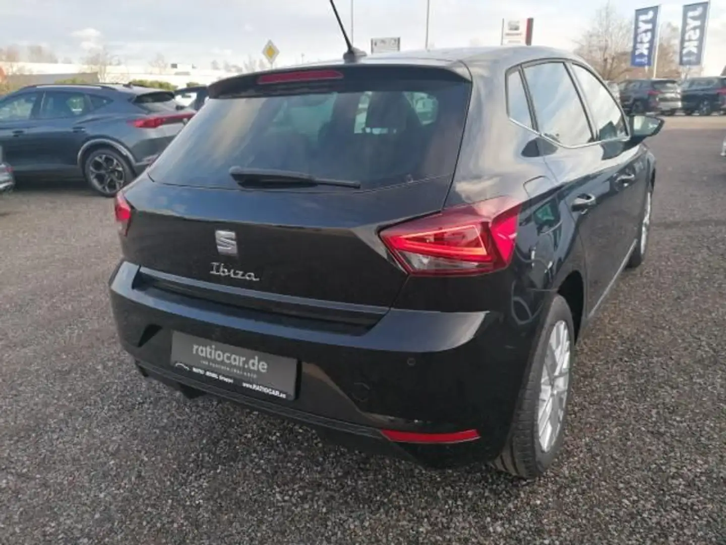 SEAT Ibiza IBIZA XCELLENCE 1.0 TSI NAVI SITZHEIZ. EINPARKH. Schwarz - 2
