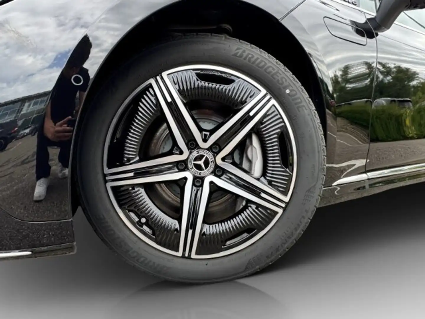 Mercedes-Benz EQE 500 EQE 500 4M AMG Pano LEDER 360 D-Light HA-Lenkung Schwarz - 2