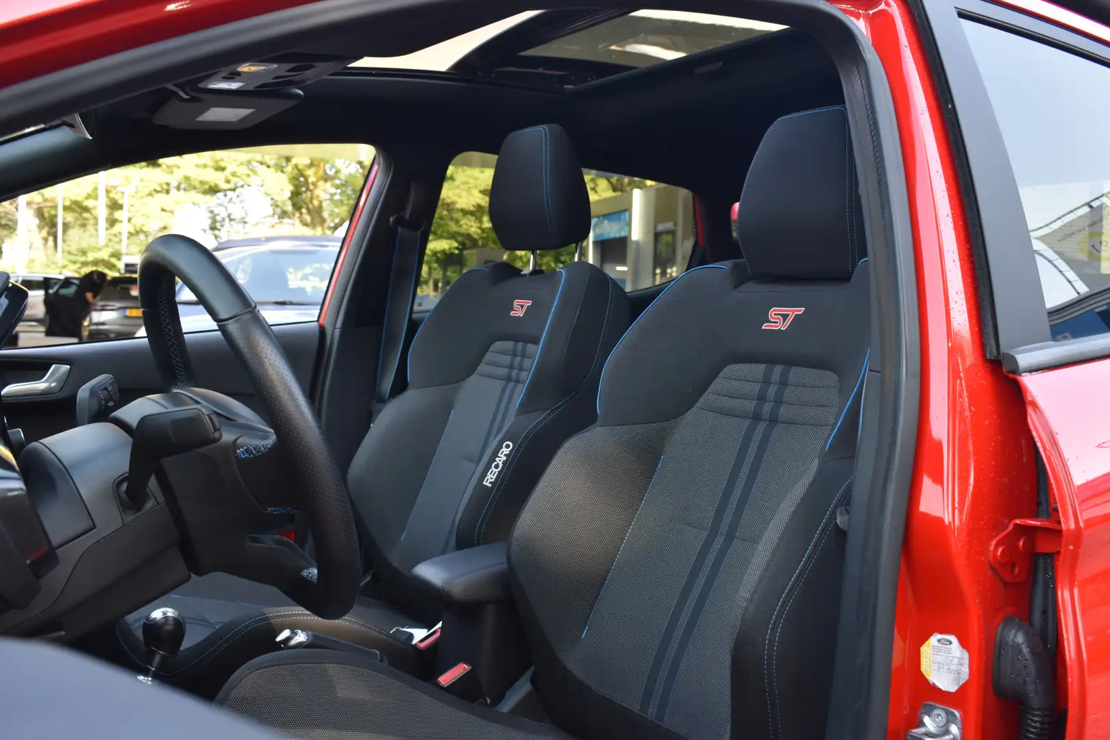 Ford Fiesta 1.5 EcoBoost ST-3 Schuifdak | Recaro-Seats | Stoel Rot - 2