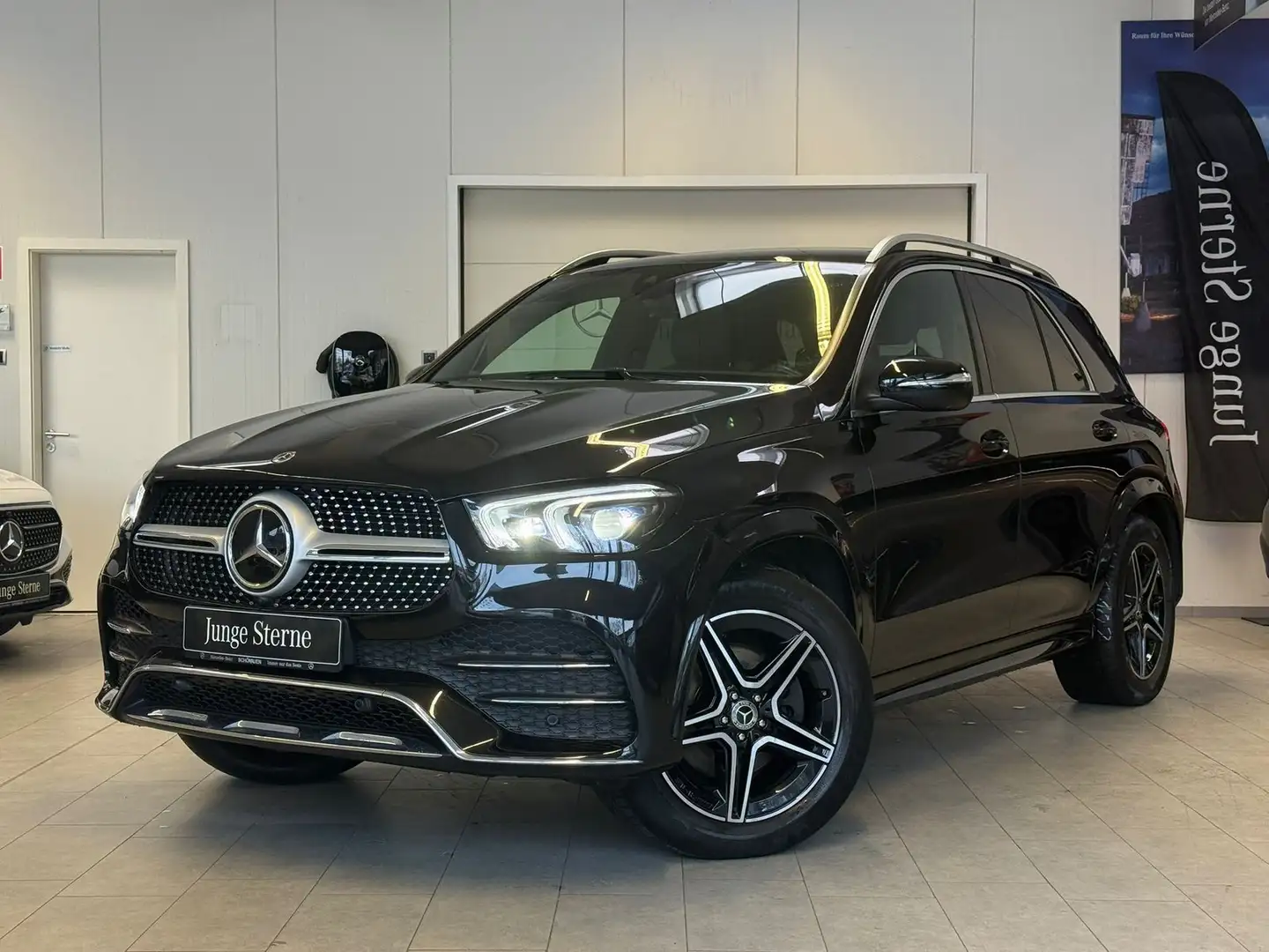 Mercedes-Benz GLE 350 d 4M AMG PANO+BURM+AHK+STDHZ+360°+MBEAM Noir - 1
