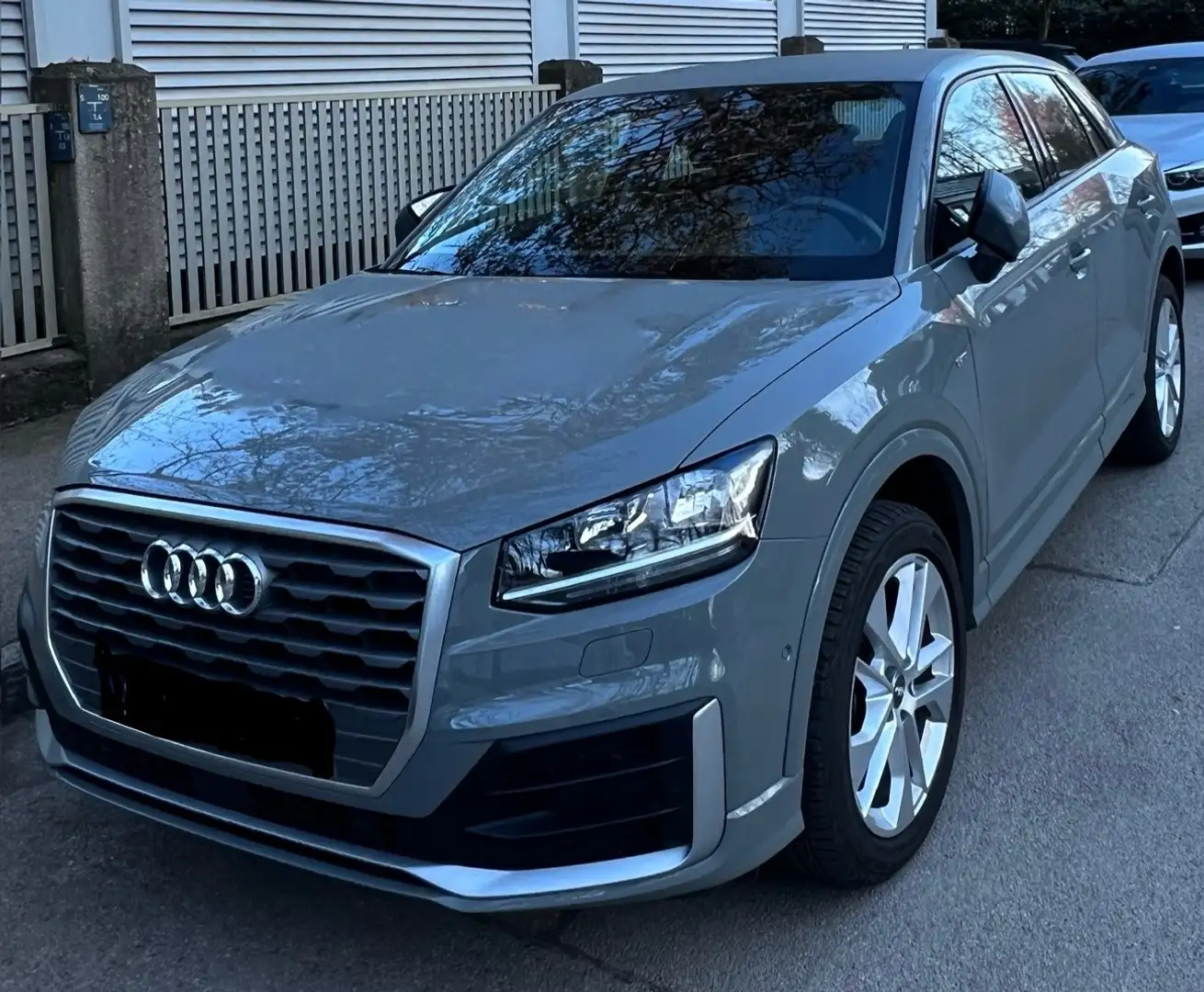 Audi Q2 Q2 1.4 TFSI cylinder on demand S tronic design Gris - 1