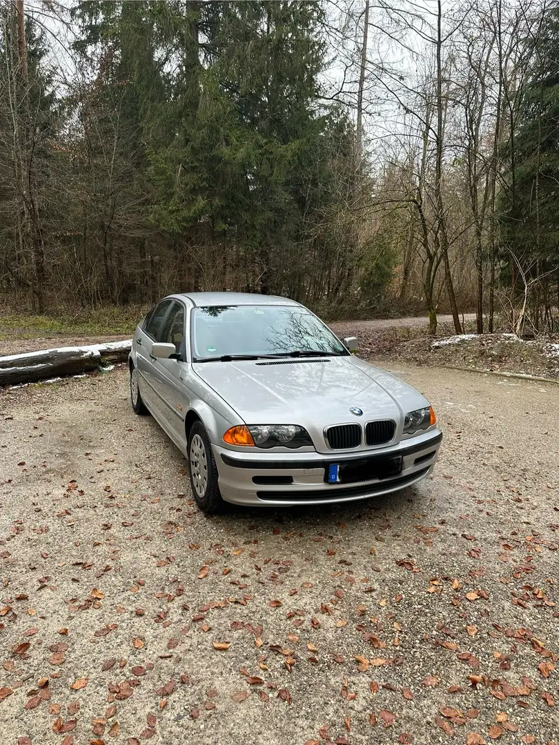 BMW 318 318i - 1