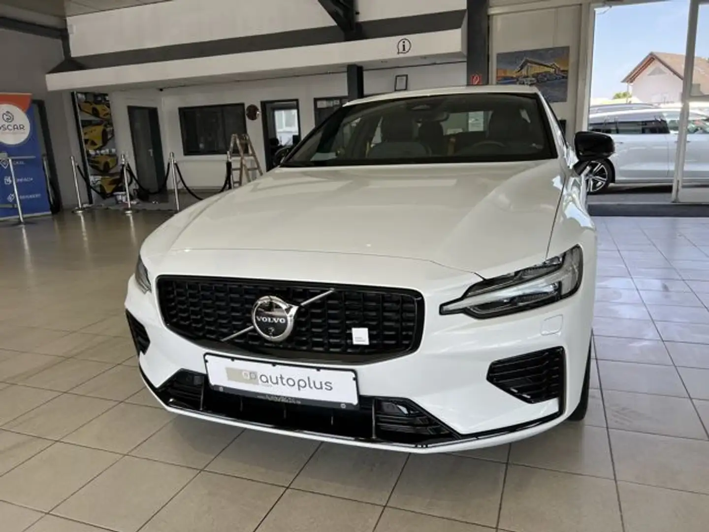 Volvo S60 T8 Polestar Engineered Recharge AWD B&W 360° Weiß - 2