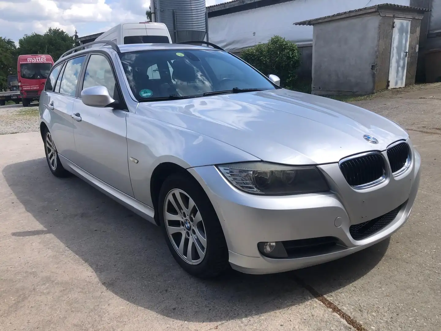 BMW 318 d Touring Motor defekt, dreht aber durch Argento - 2