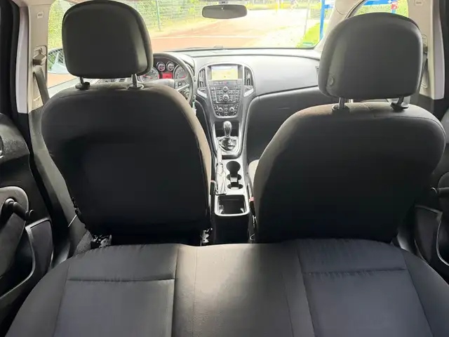 Opel Astra view 14