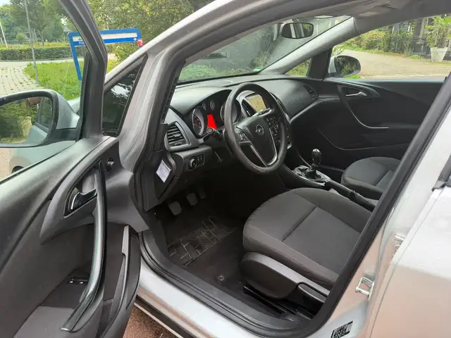Opel Astra view 10