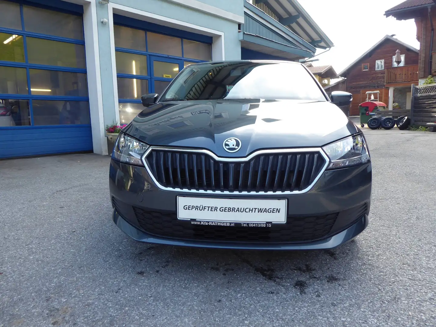 Skoda Fabia 1,0 Active Grau - 2