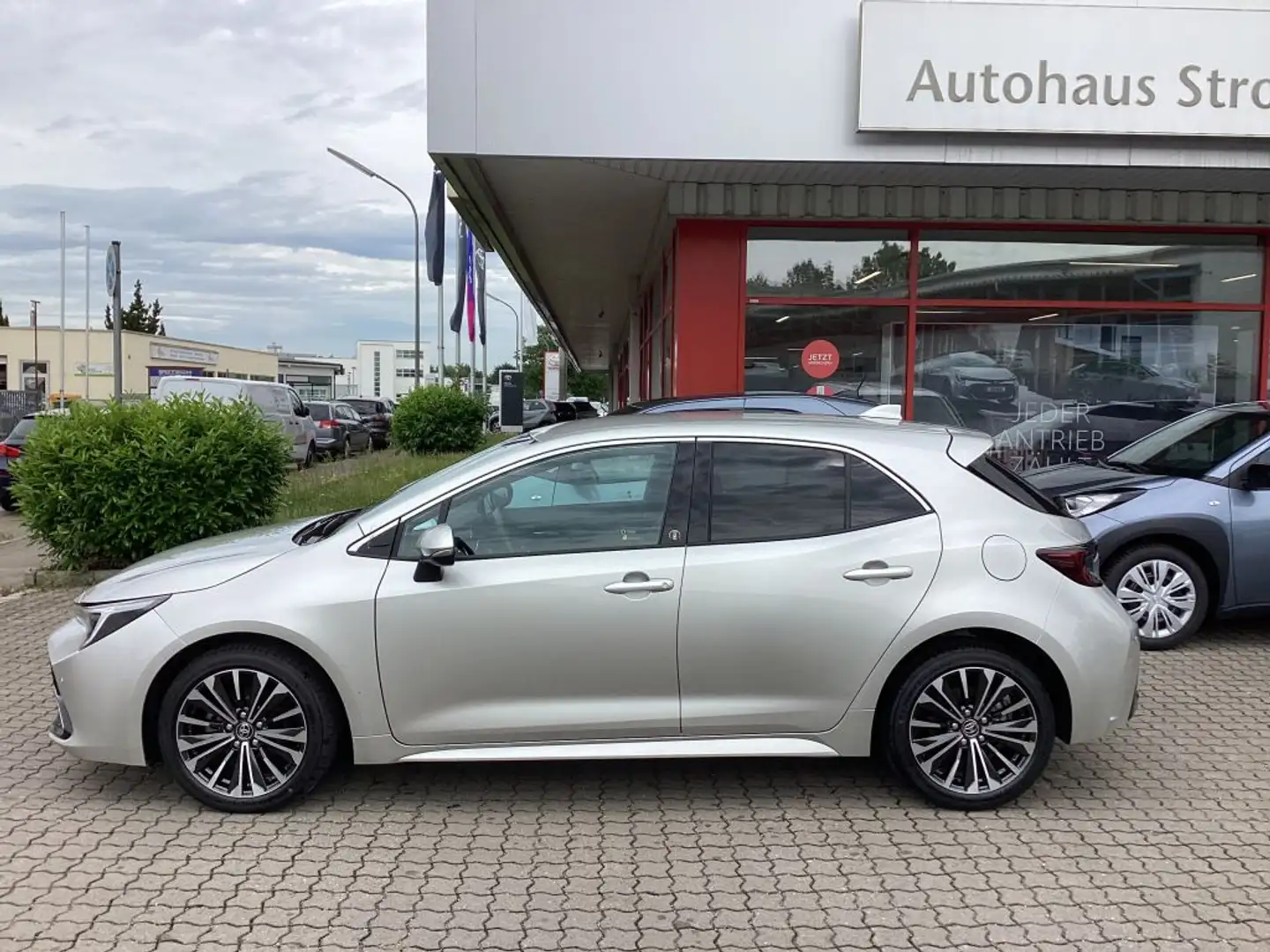 Toyota Corolla 1.8 Hybrid Team Deutschland - 2