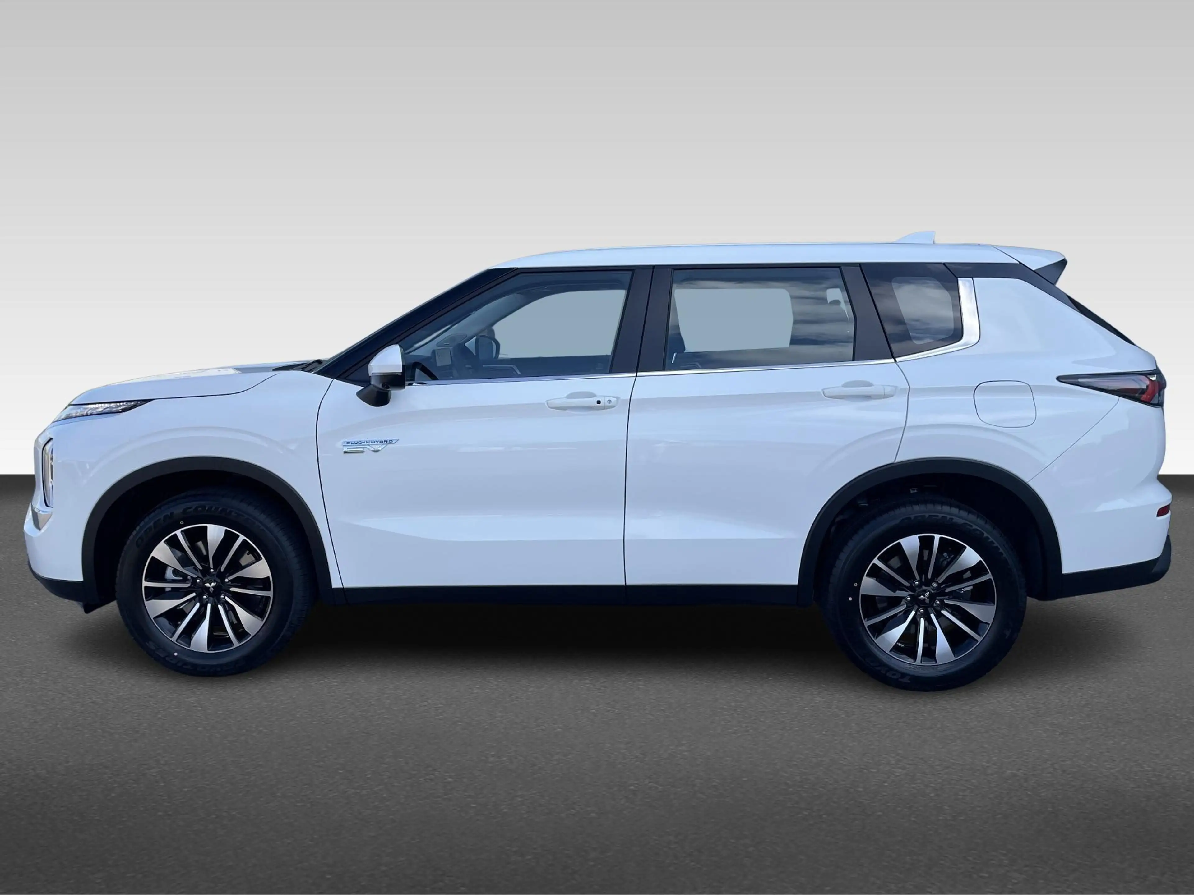 Mitsubishi Outlander 2.4 PHEV Pure AUTOMATIC — photo 2
