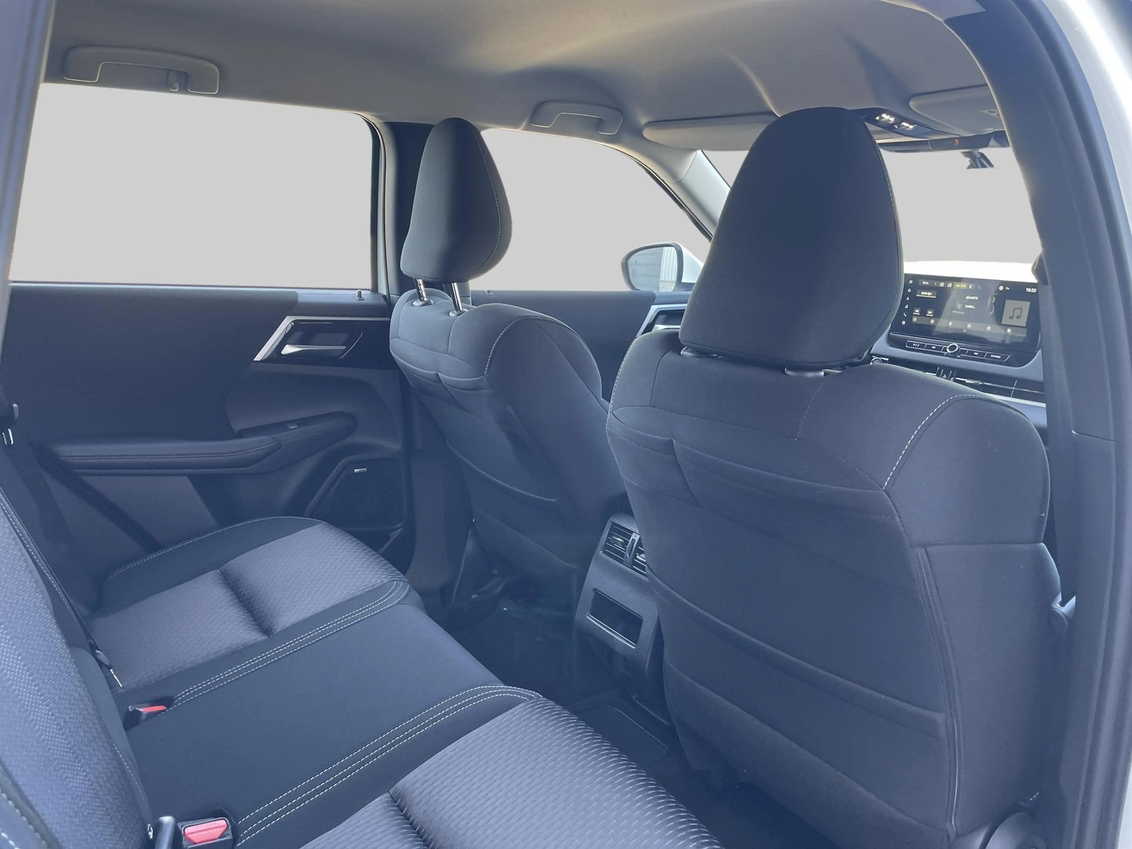 Mitsubishi Outlander 2.4 PHEV Pure AUTOMATIC — photo 13