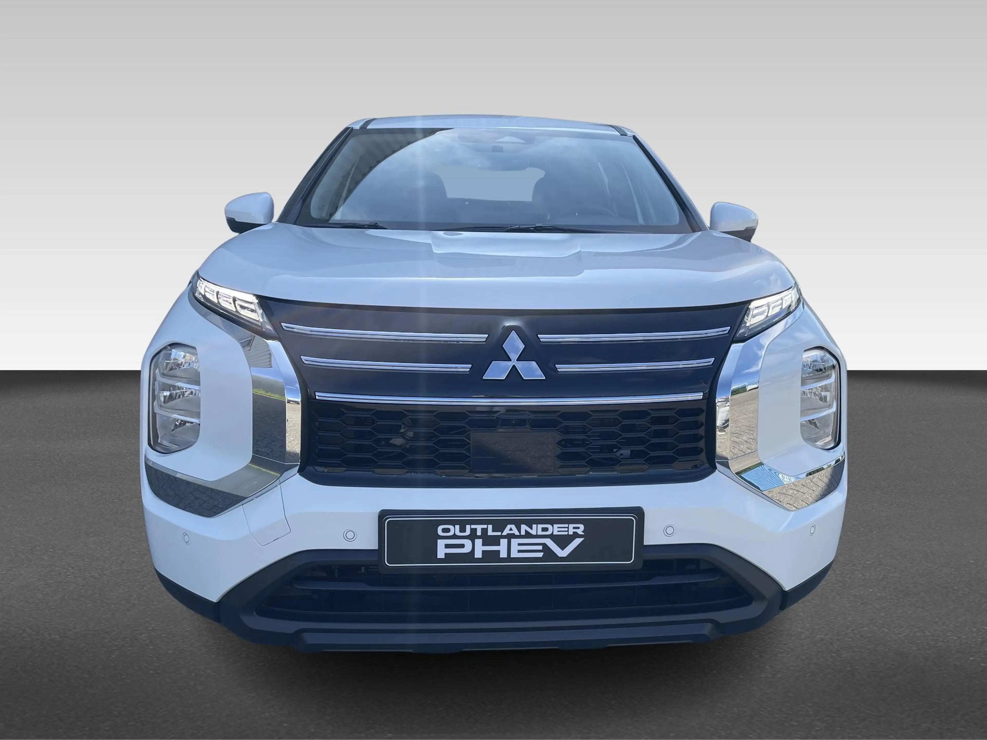 Mitsubishi Outlander 2.4 PHEV Pure AUTOMATIC — photo 7