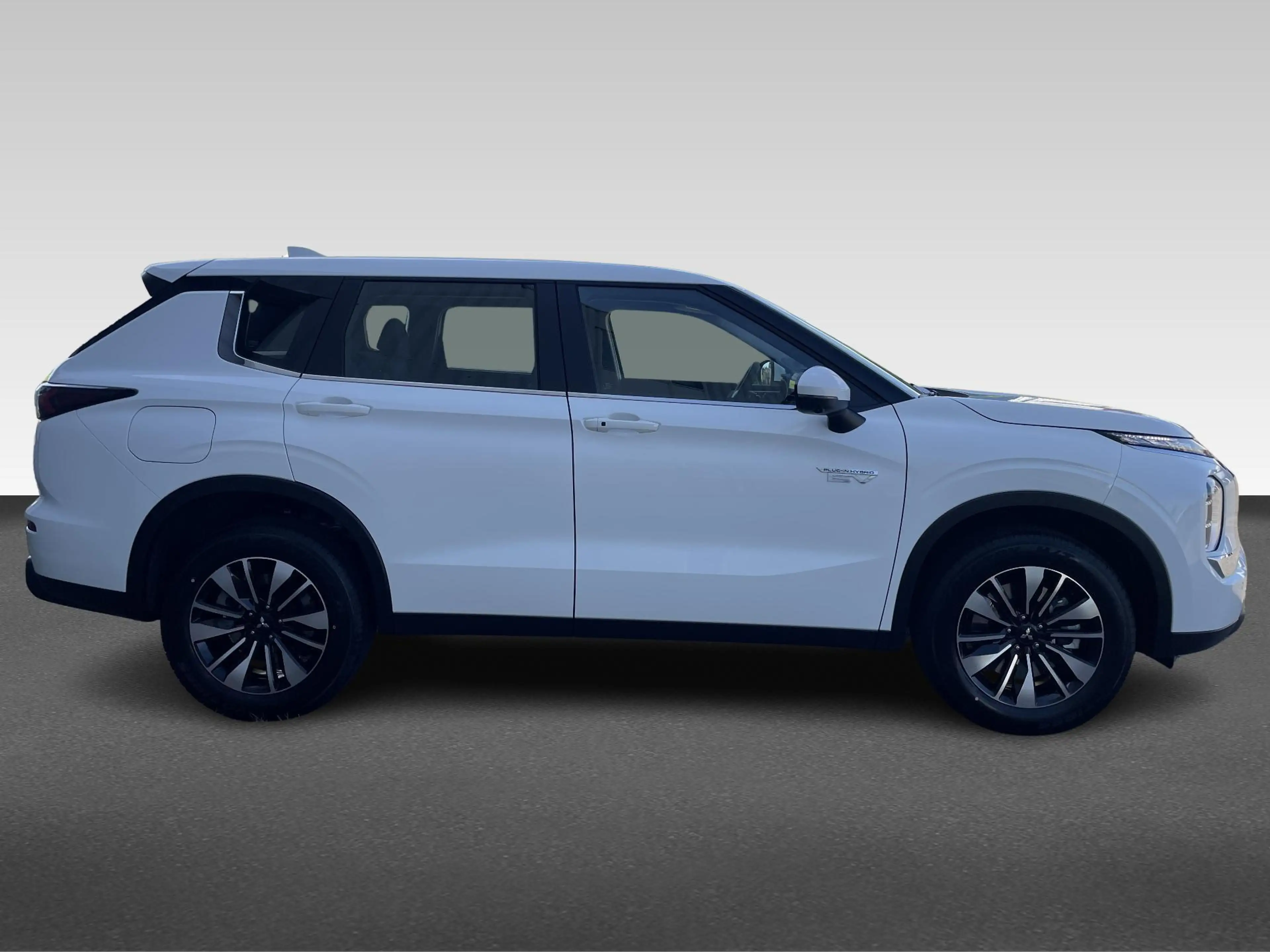 Mitsubishi Outlander 2.4 PHEV Pure AUTOMATIC — photo 9