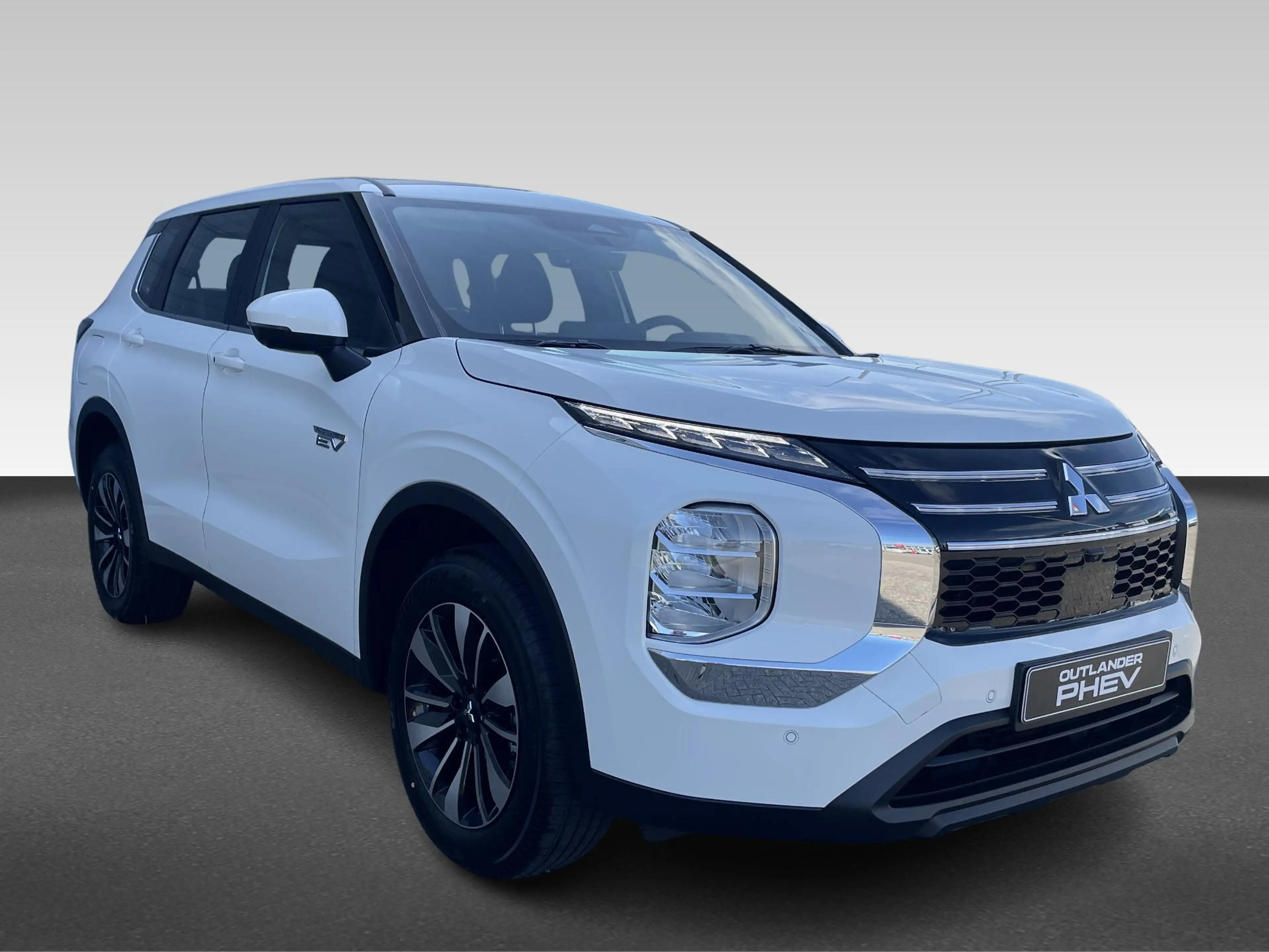 Mitsubishi Outlander 2.4 PHEV Pure AUTOMATIC — photo 8
