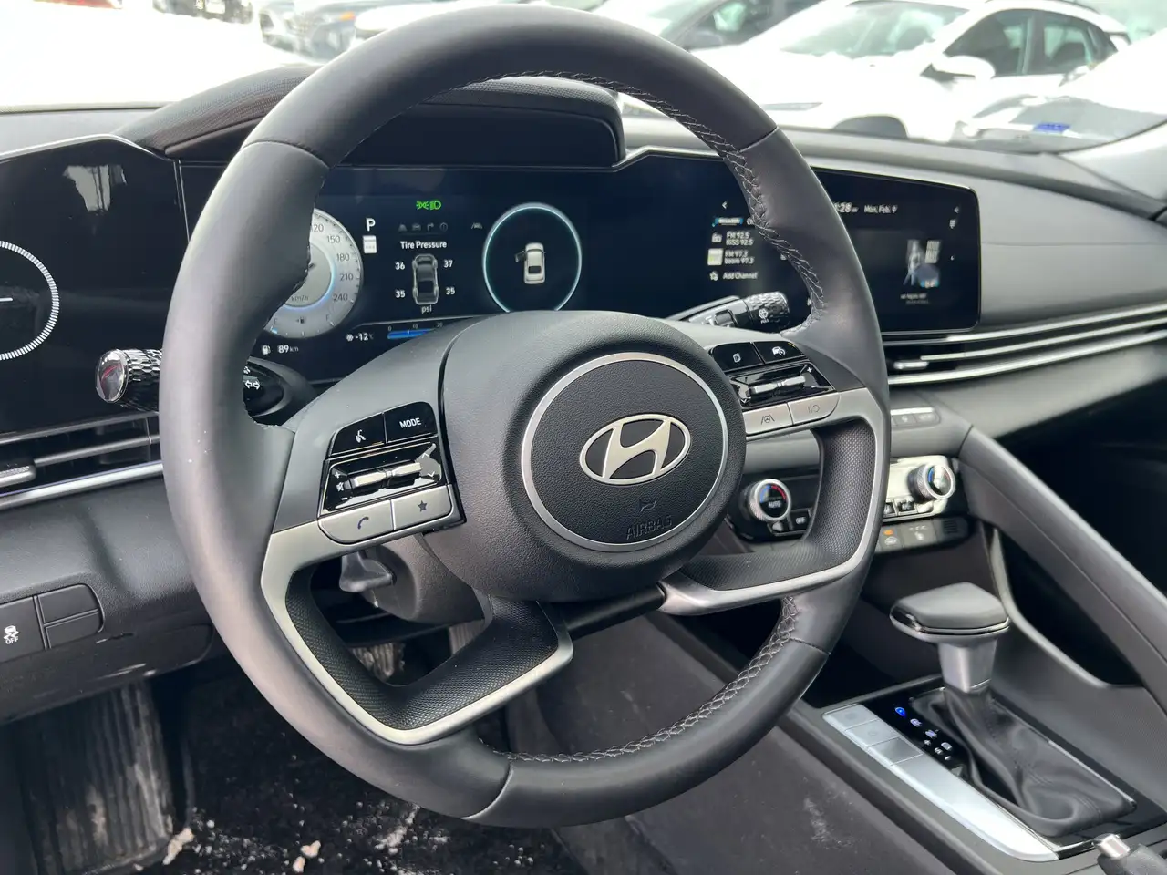Hyundai ELANTRA снимка Hyundai ELANTRA